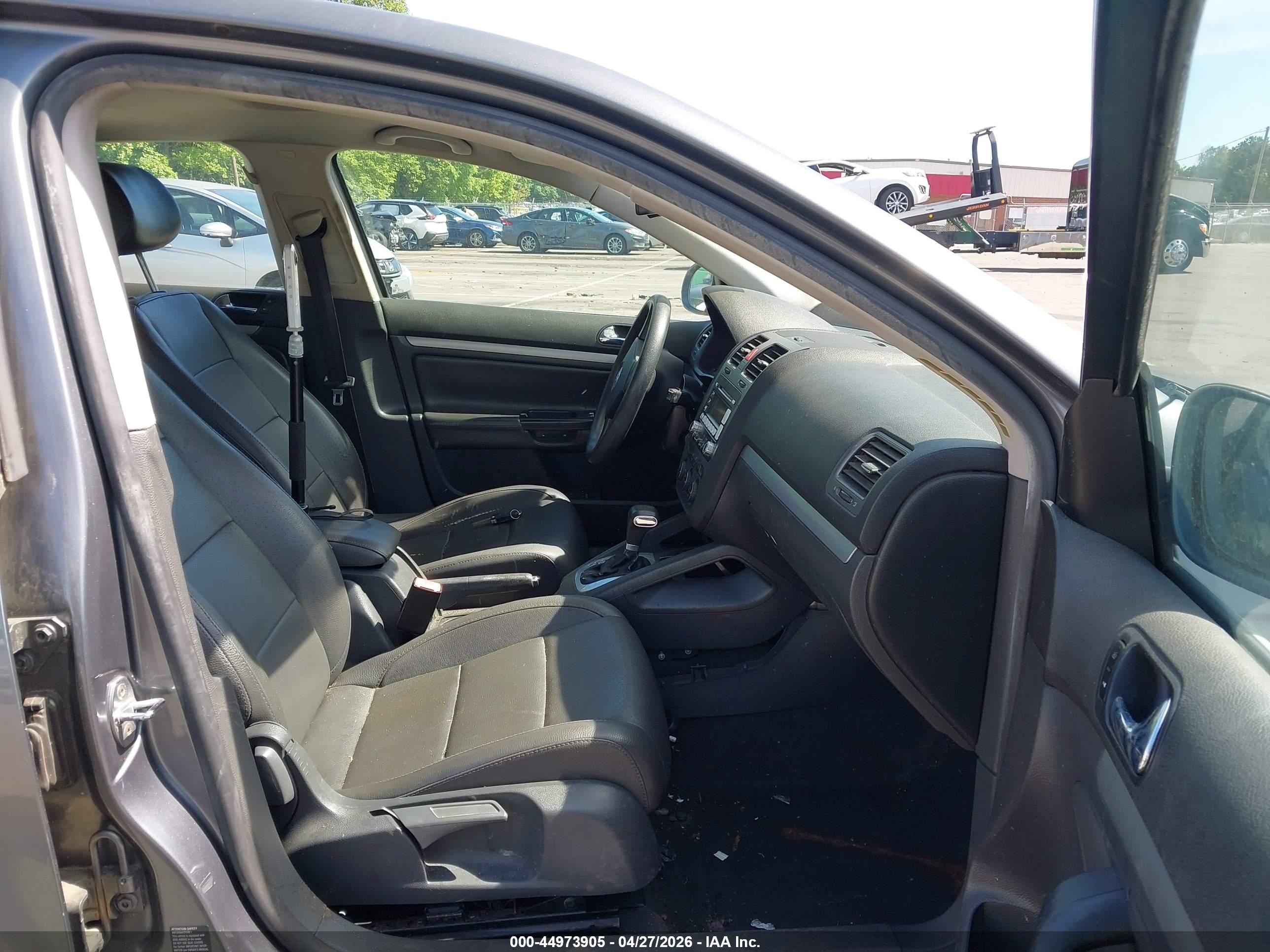 VOLKSWAGEN JETTA image 5