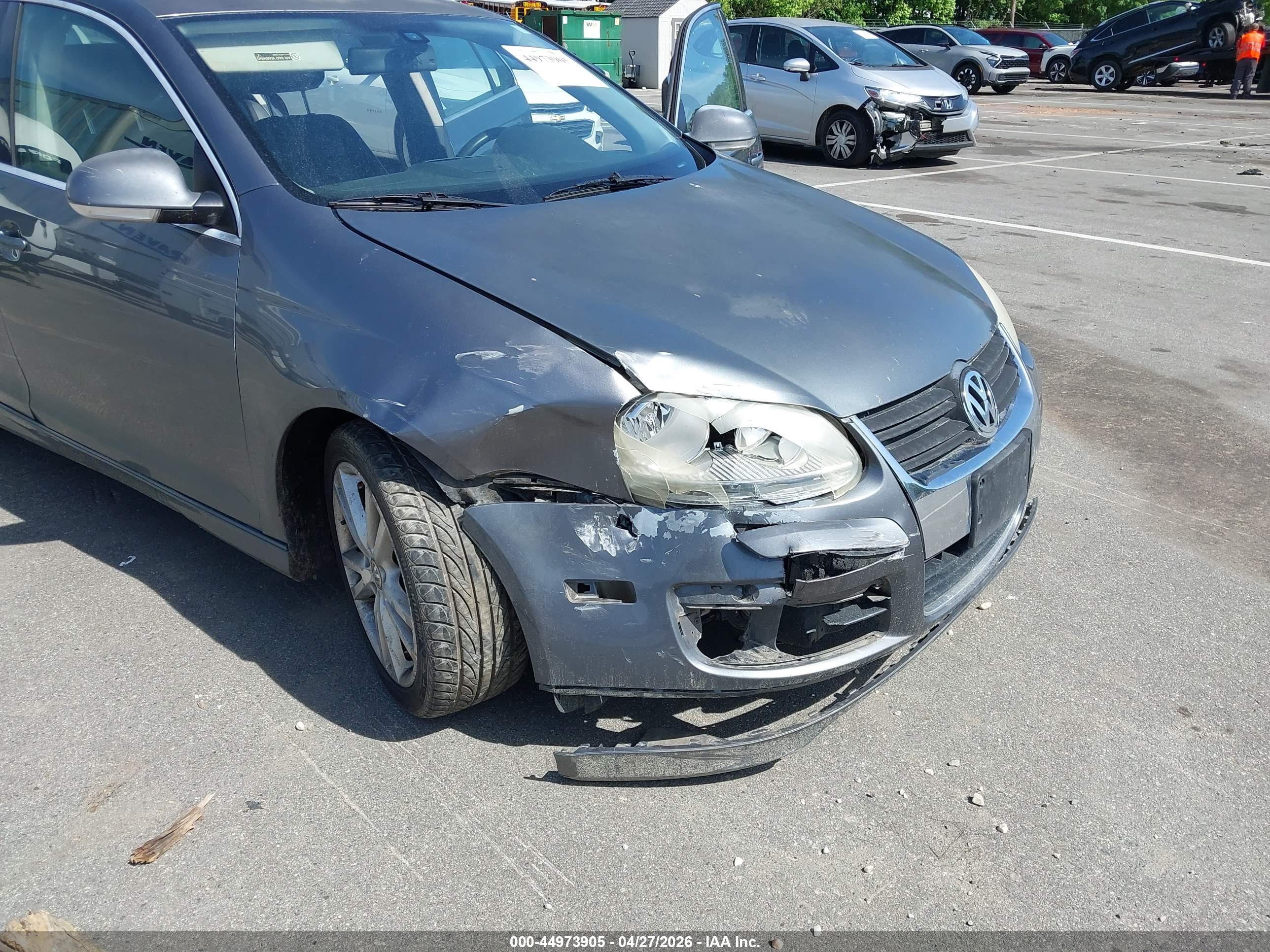 VOLKSWAGEN JETTA image 6