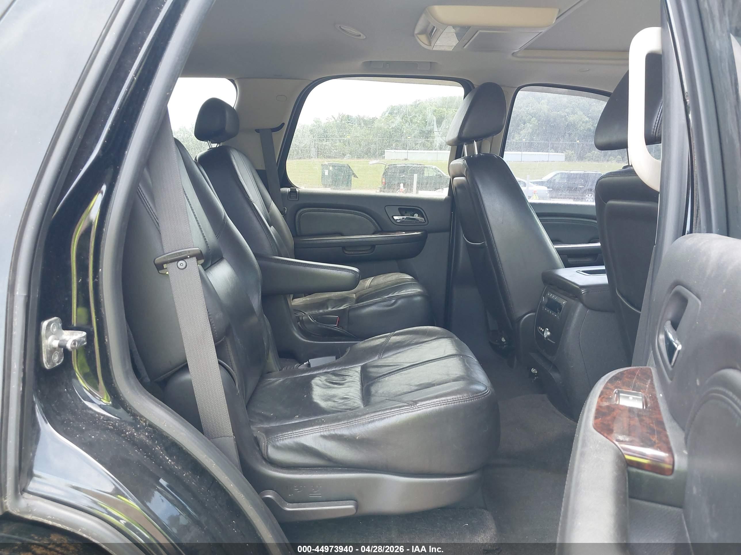 GMC YUKON image 8