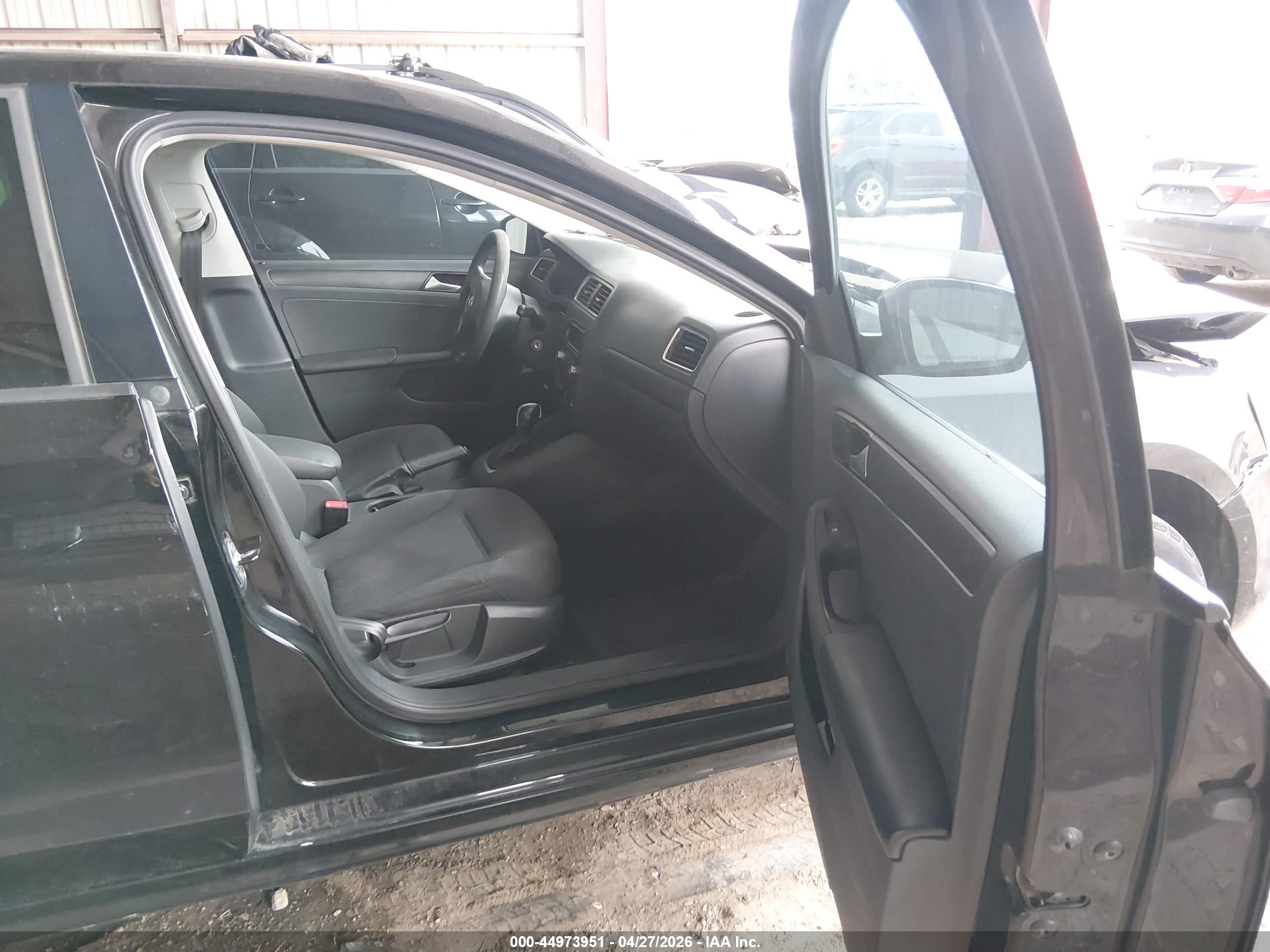 VOLKSWAGEN JETTA image 5