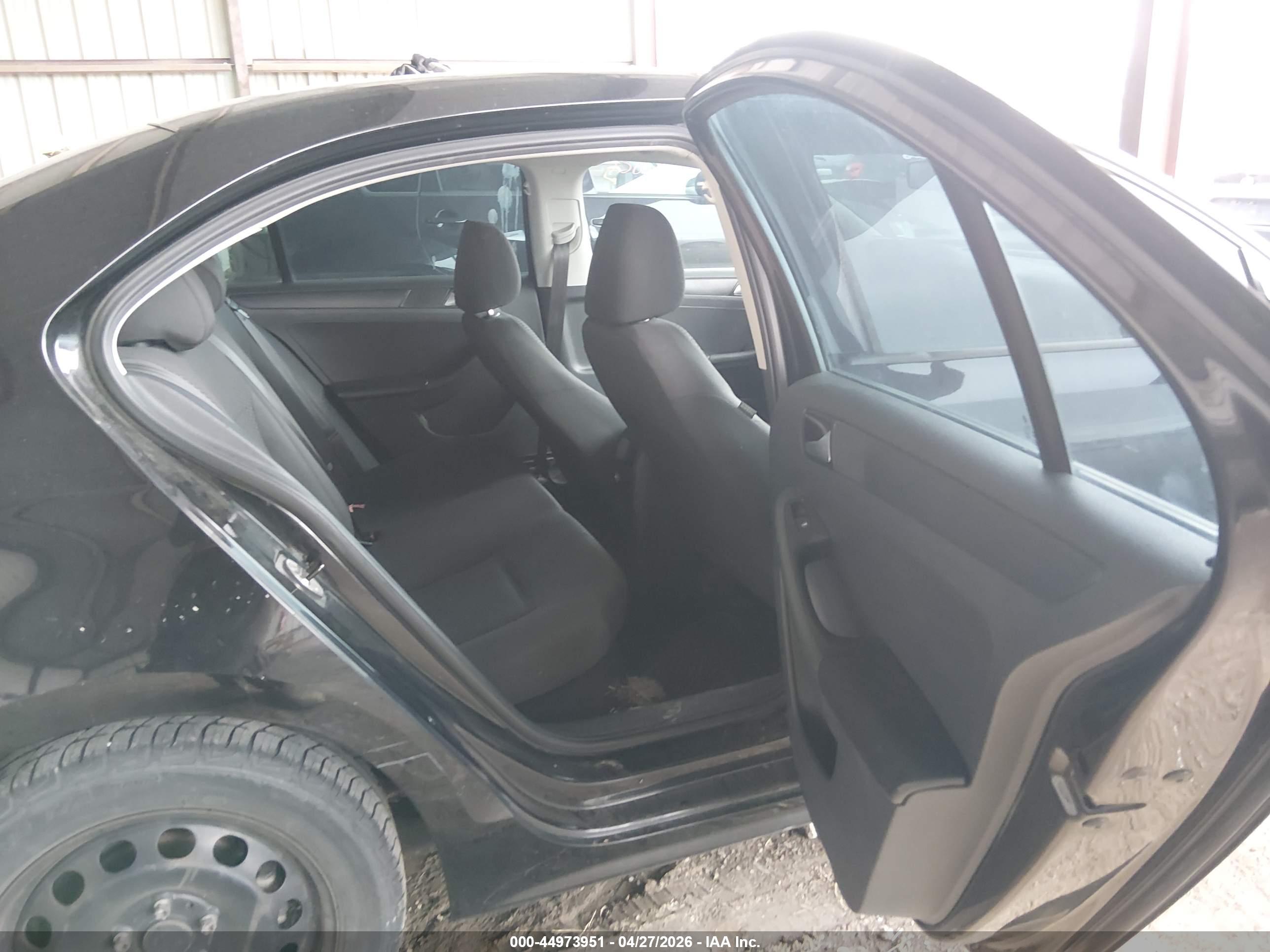 VOLKSWAGEN JETTA image 8