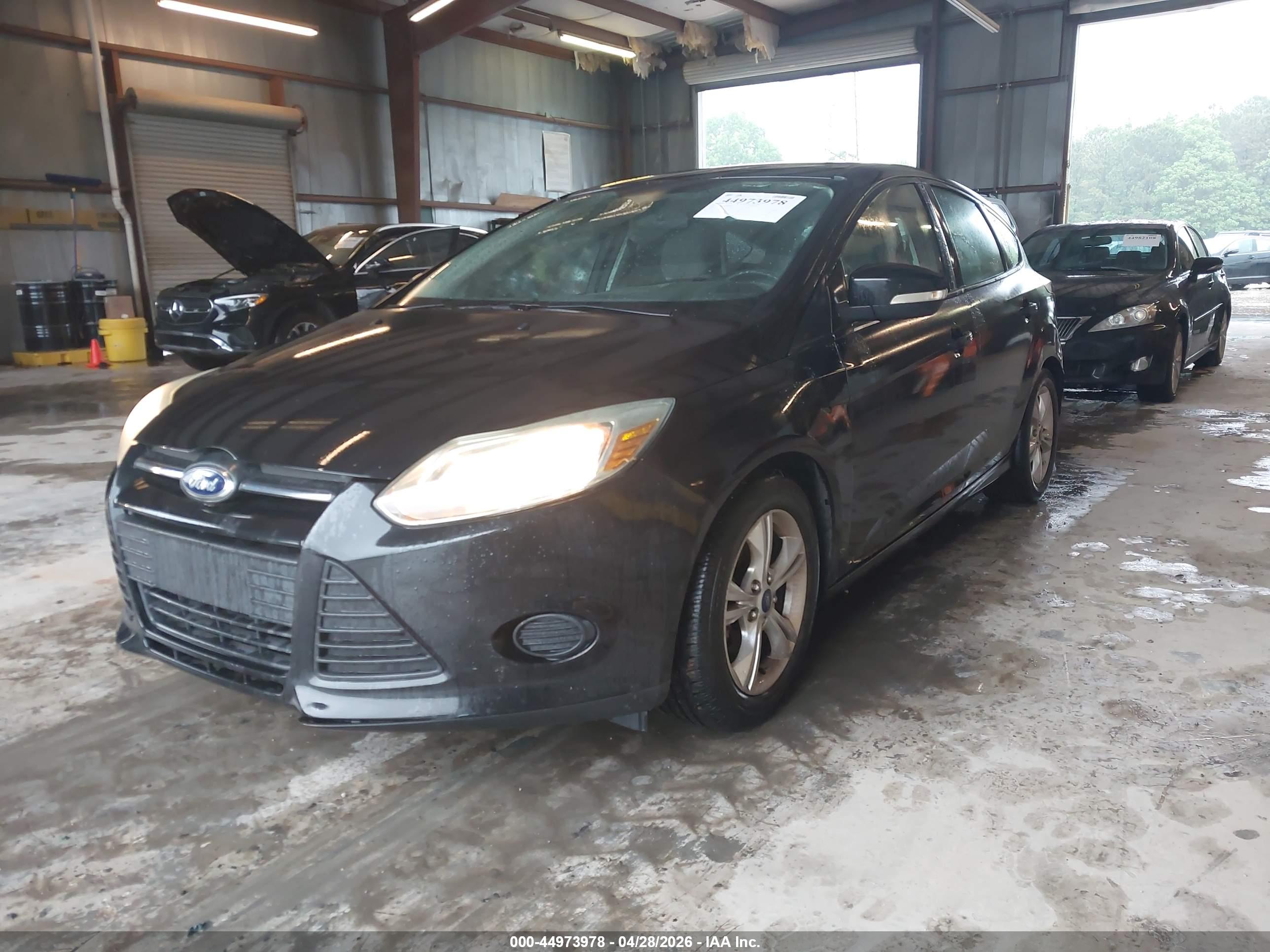 FORD FOCUS image 2