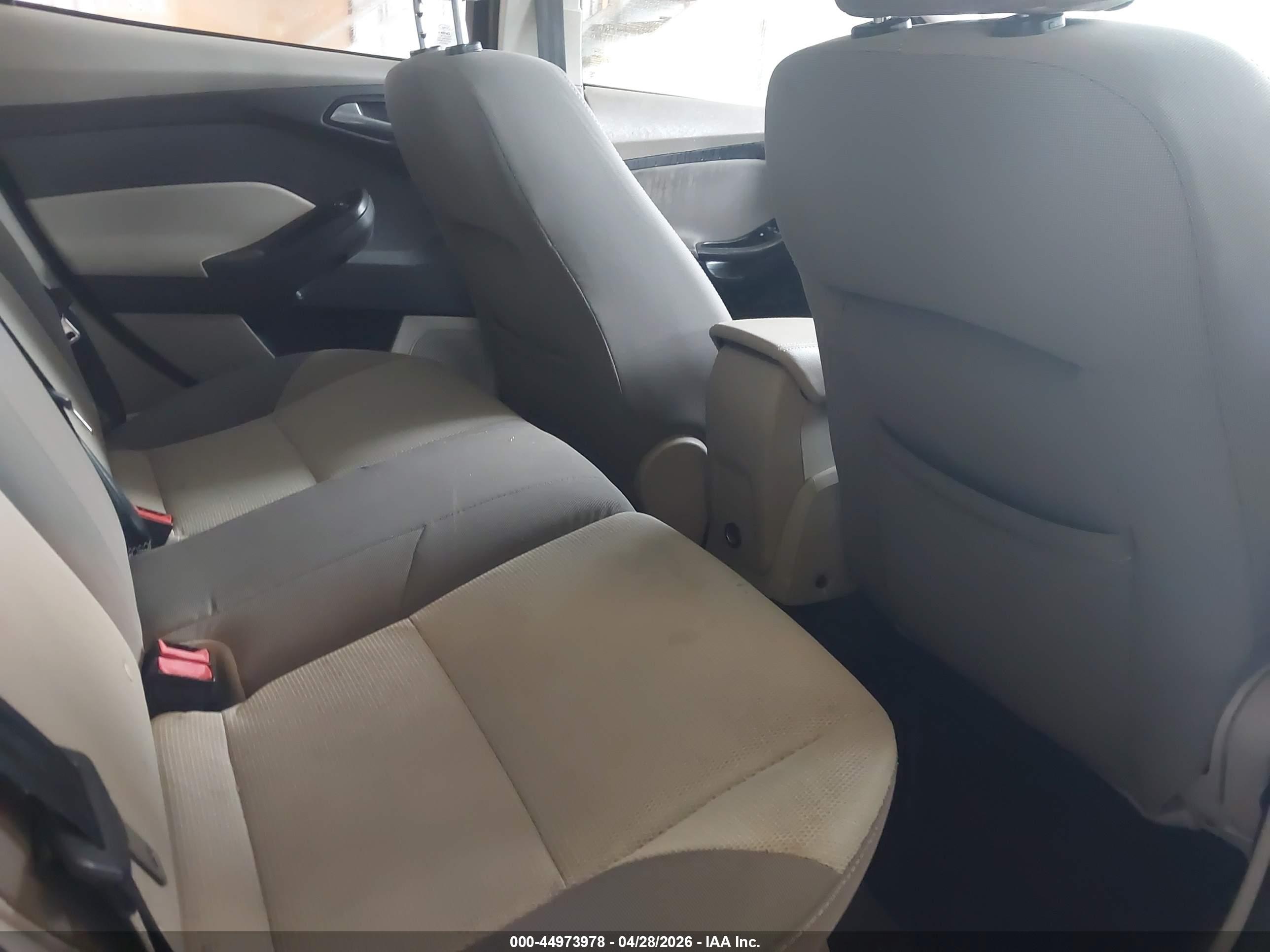 FORD FOCUS image 8