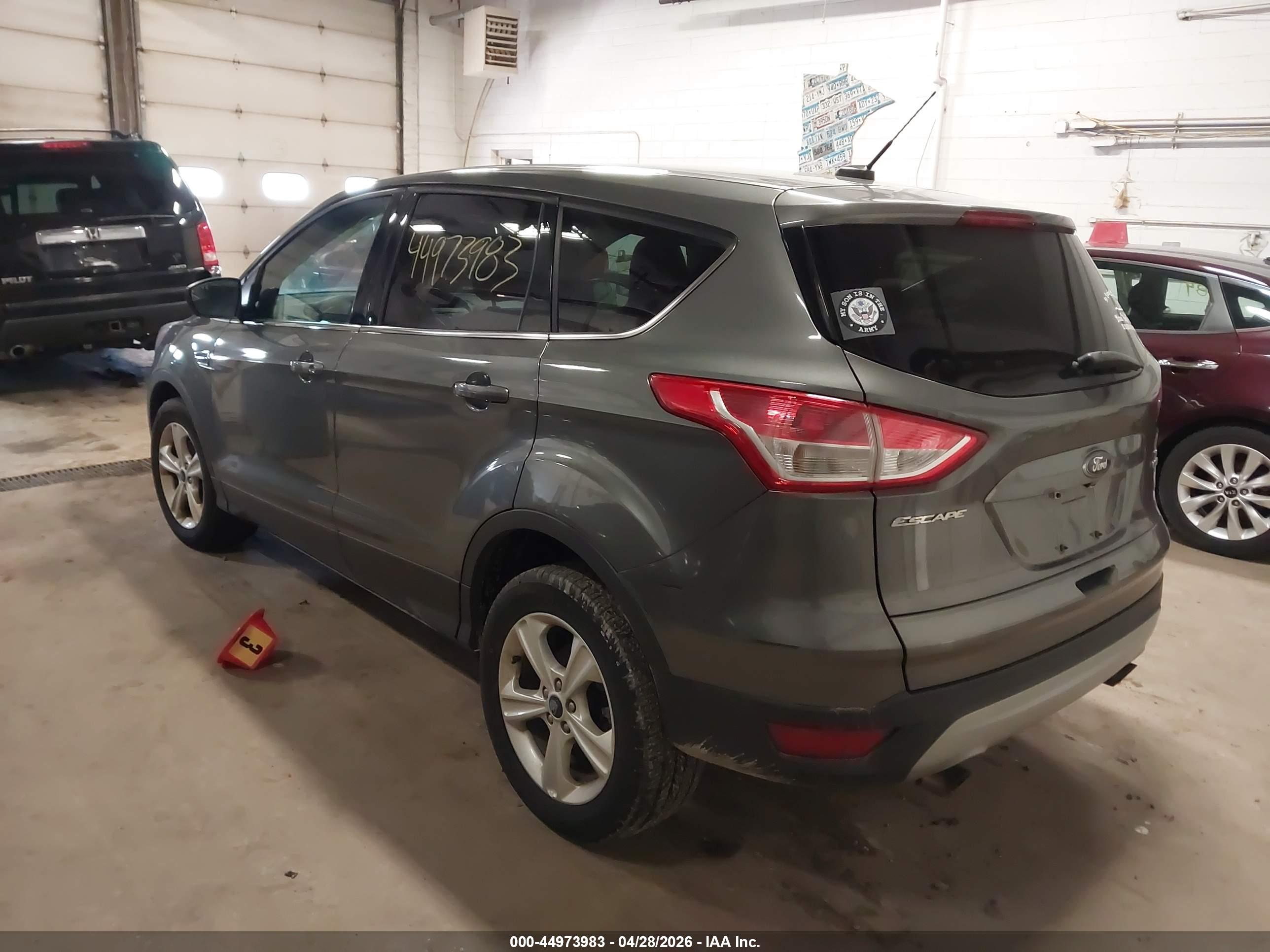 FORD ESCAPE image 3