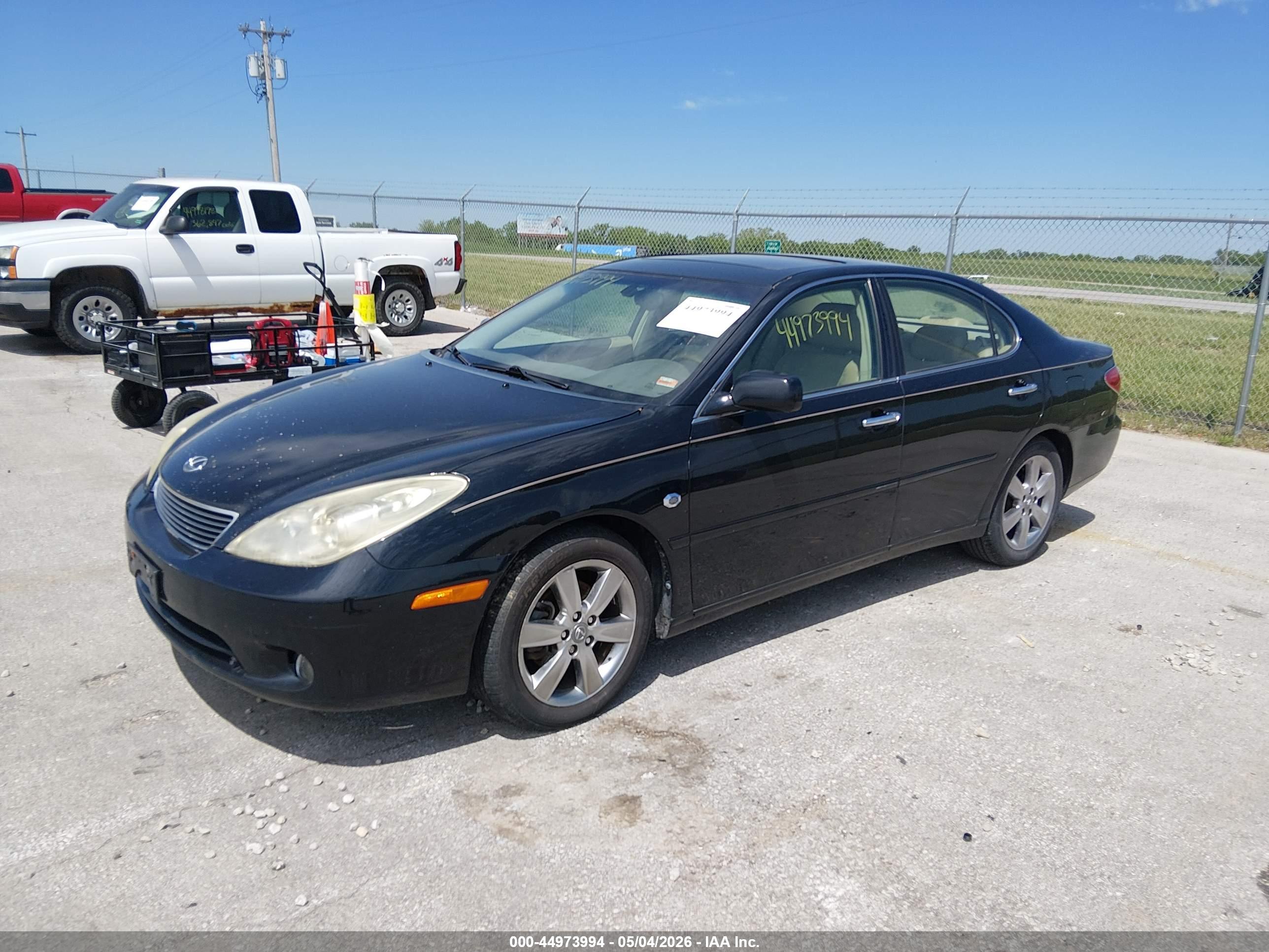 LEXUS ES image 2