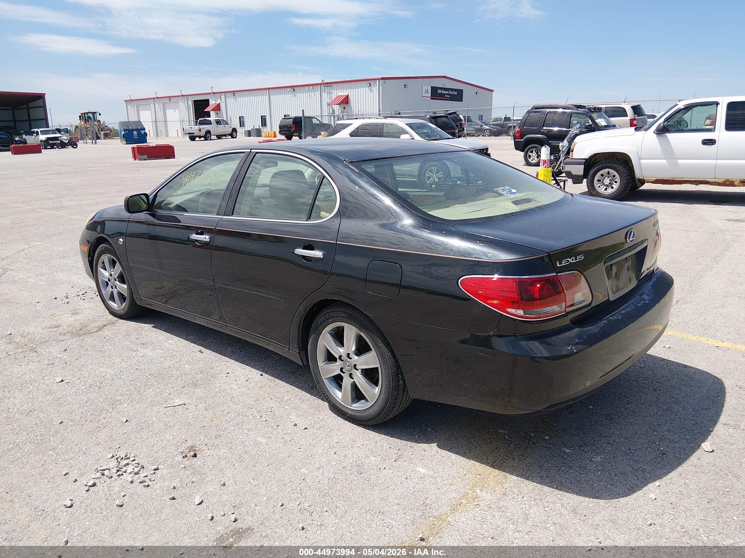 LEXUS ES image 3