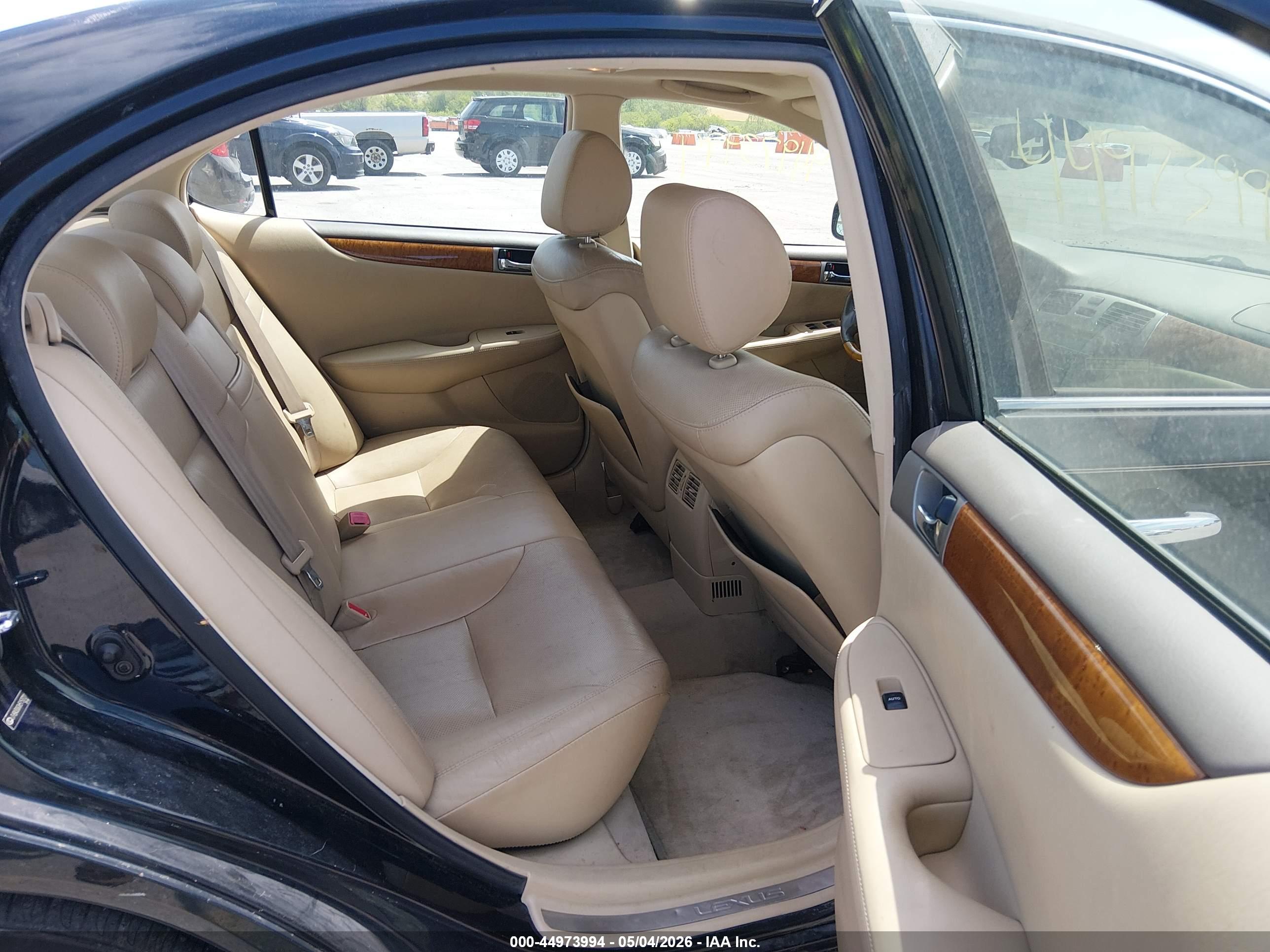 LEXUS ES image 8