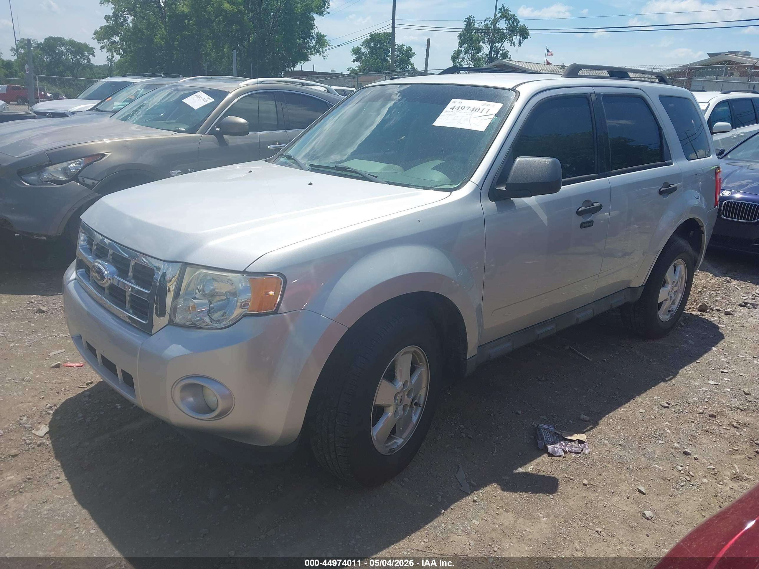 FORD ESCAPE image 2