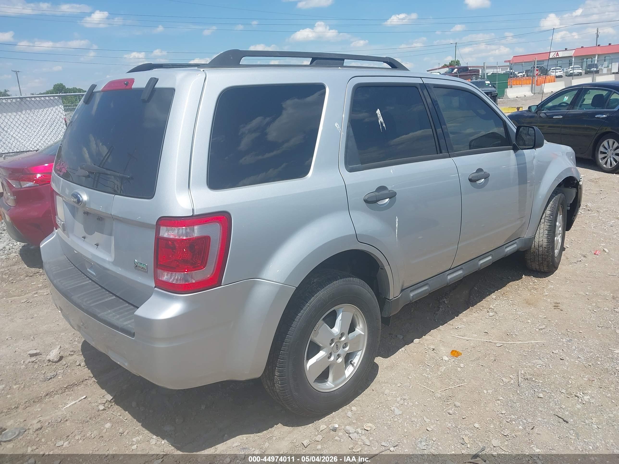 FORD ESCAPE image 4