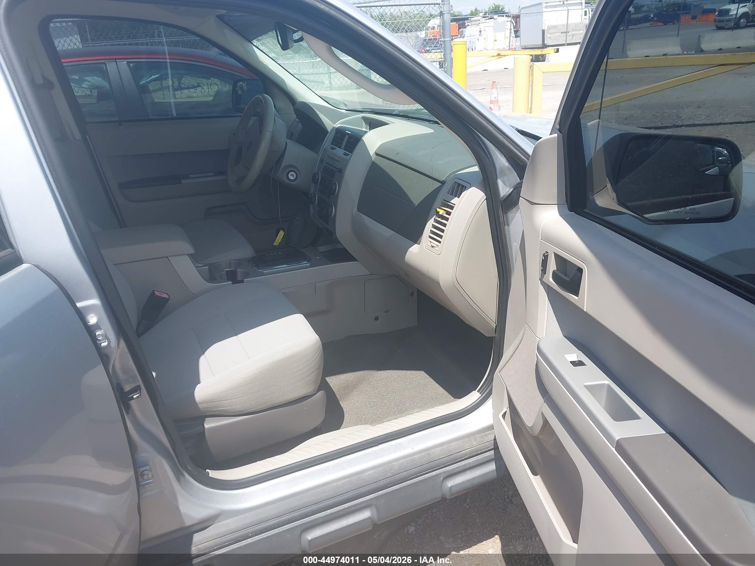 FORD ESCAPE image 5