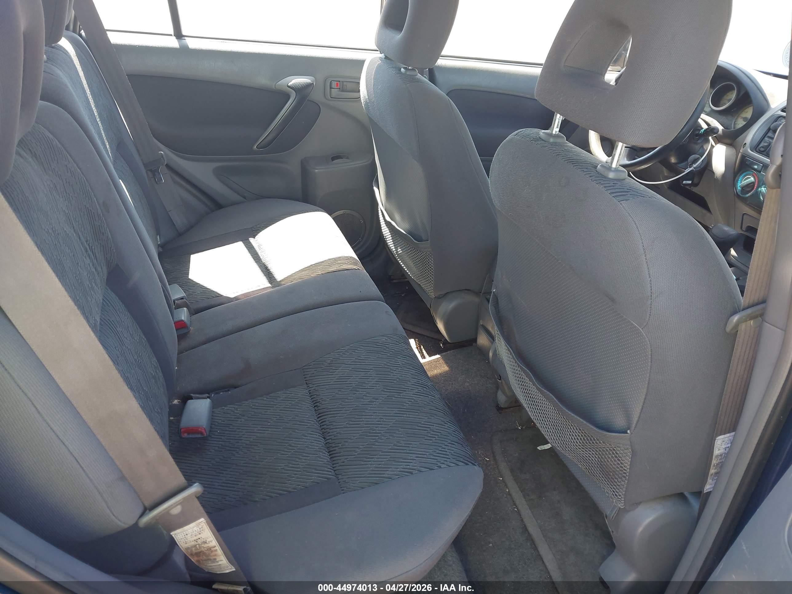 TOYOTA RAV4 image 8