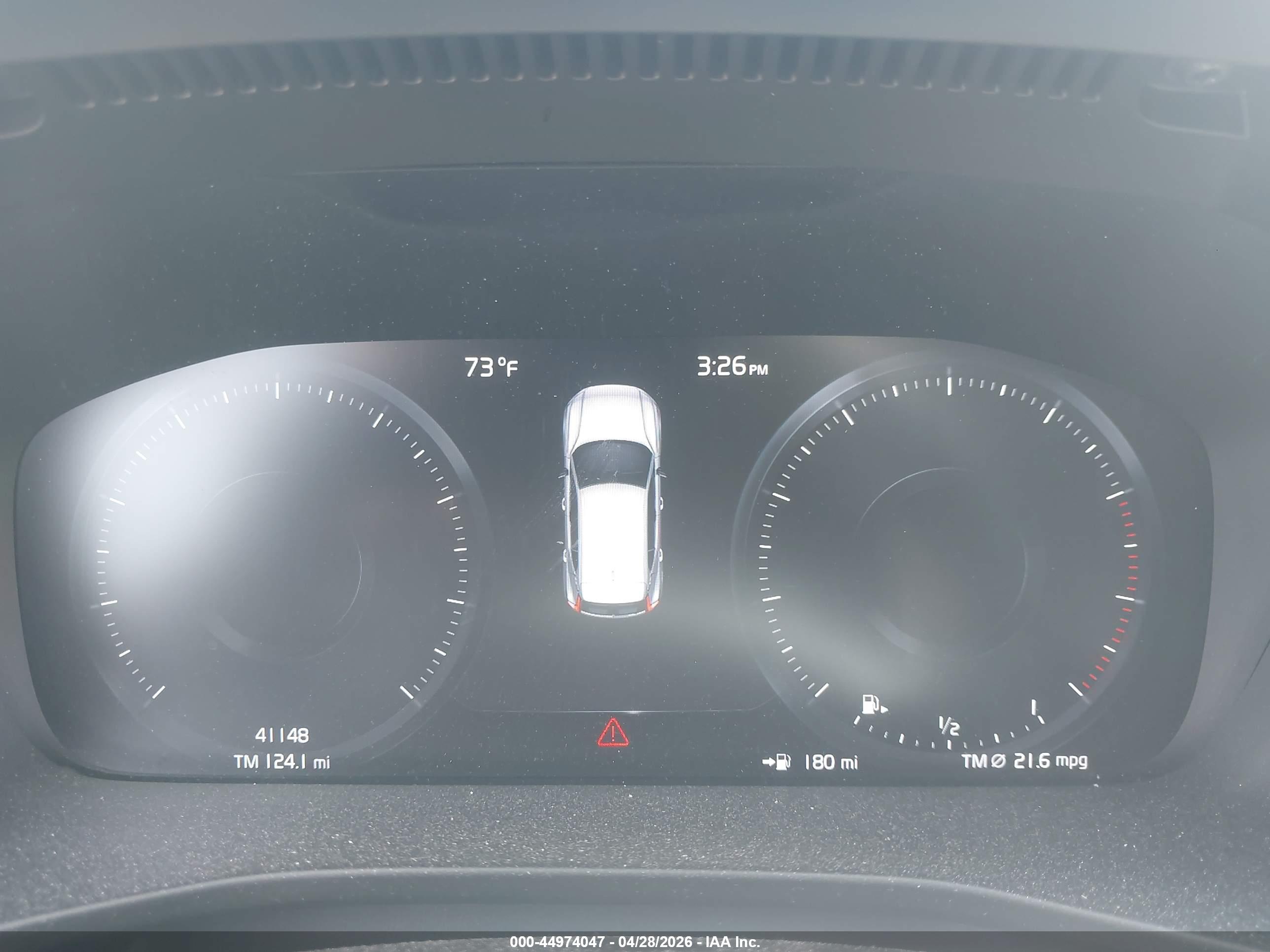 VOLVO XC40 image 7