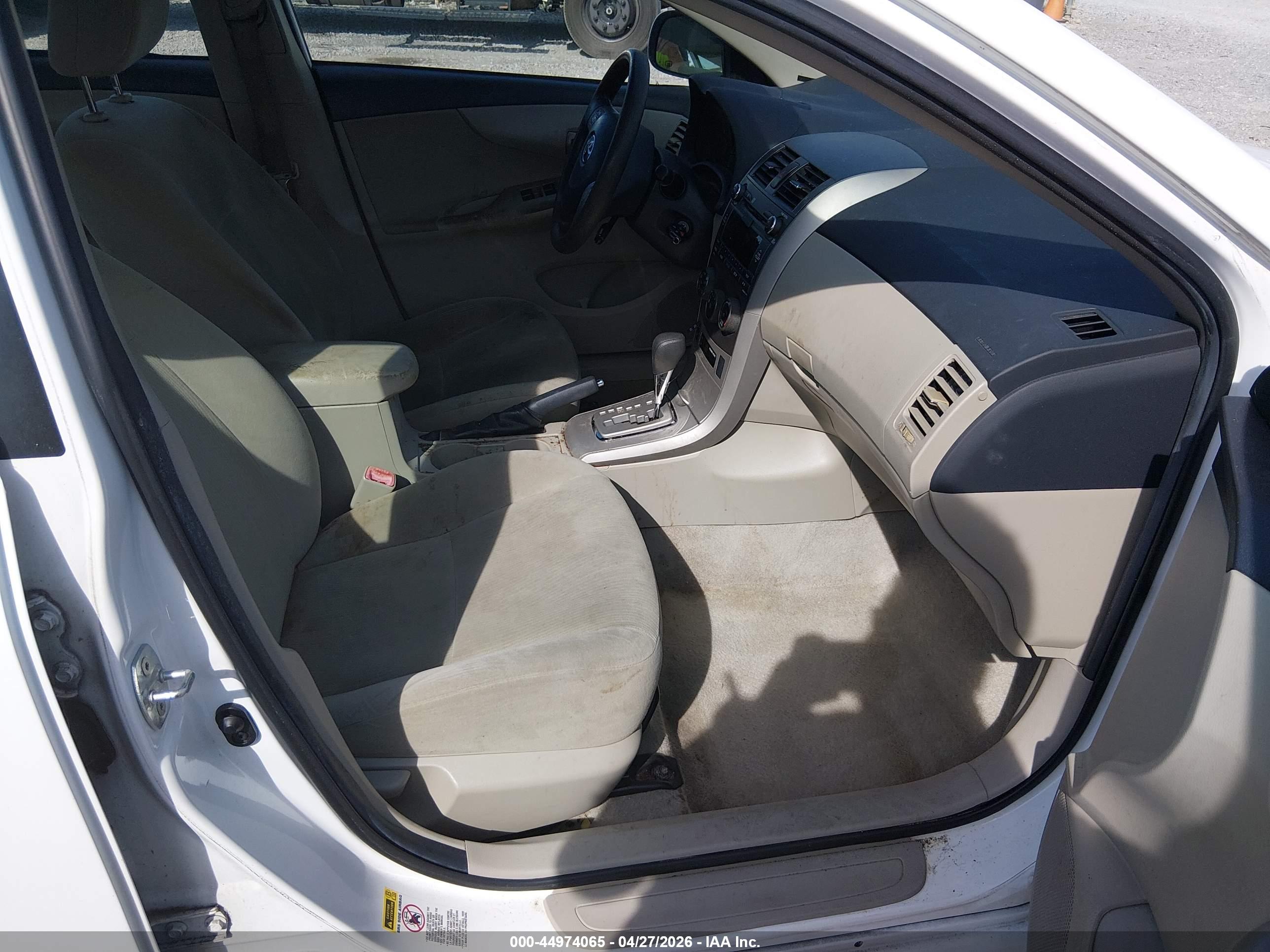 TOYOTA COROLLA image 5