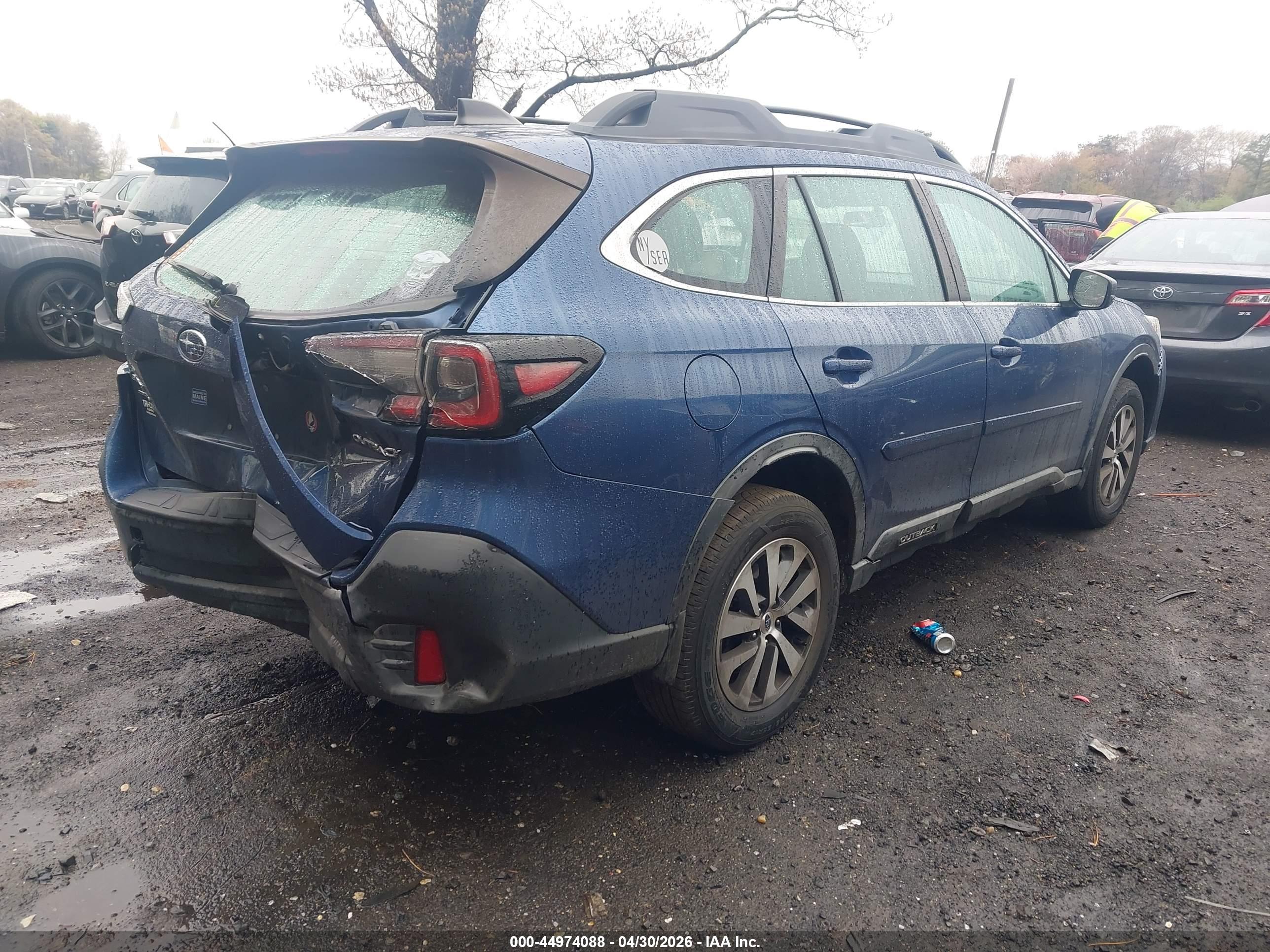 SUBARU OUTBACK image 4