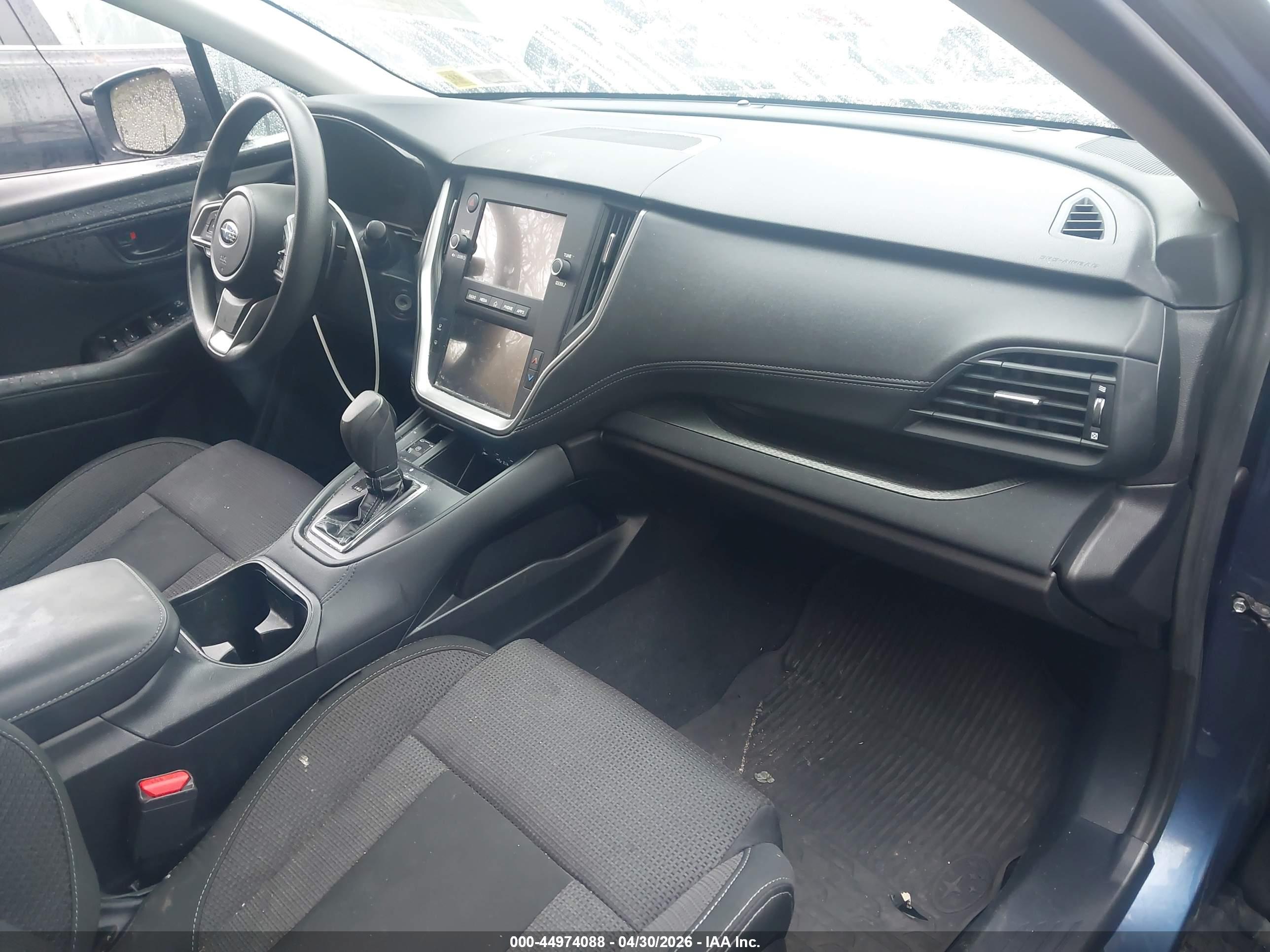 SUBARU OUTBACK image 5