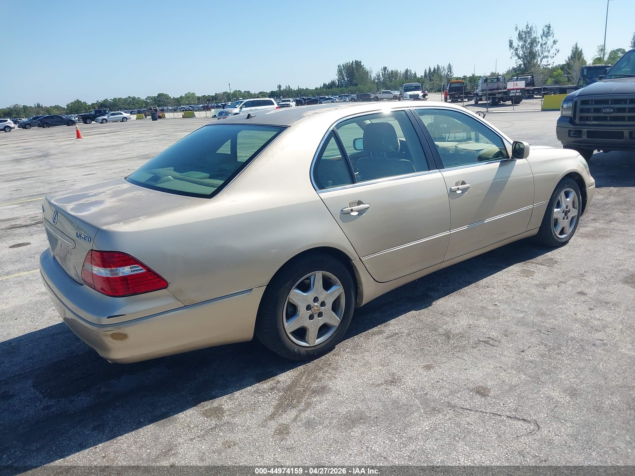 LEXUS LS image 4