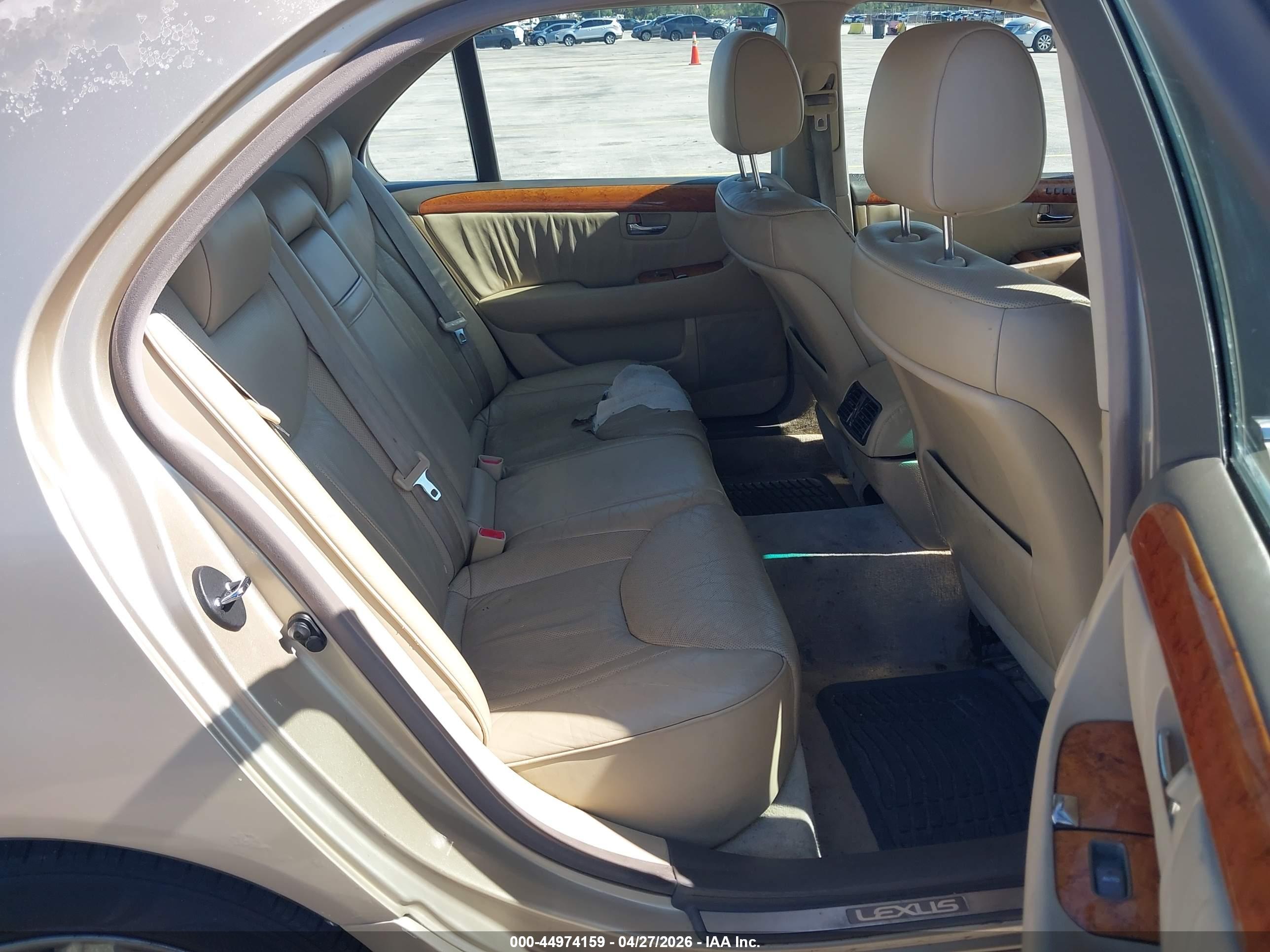 LEXUS LS image 8