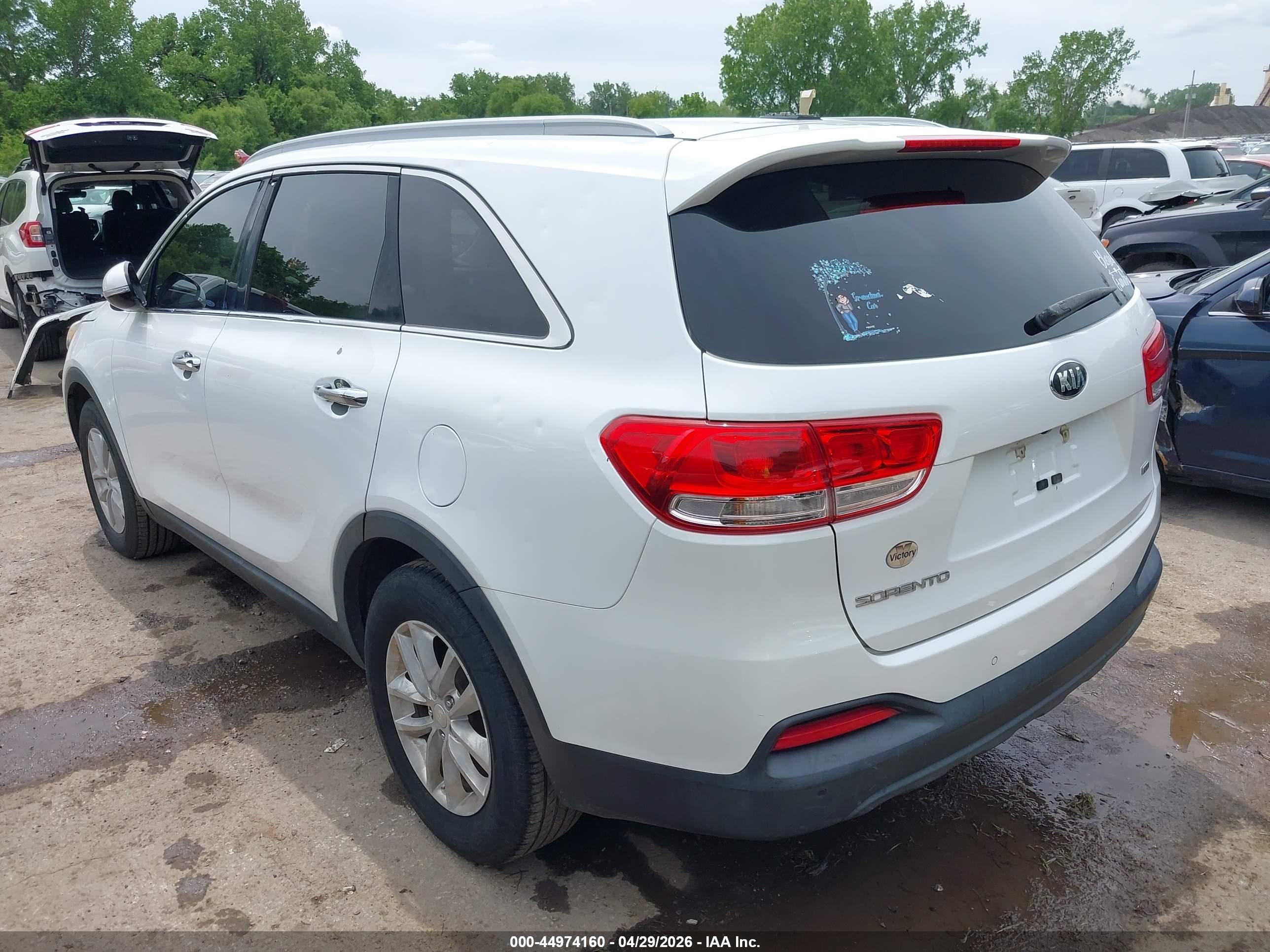 KIA SORENTO image 3