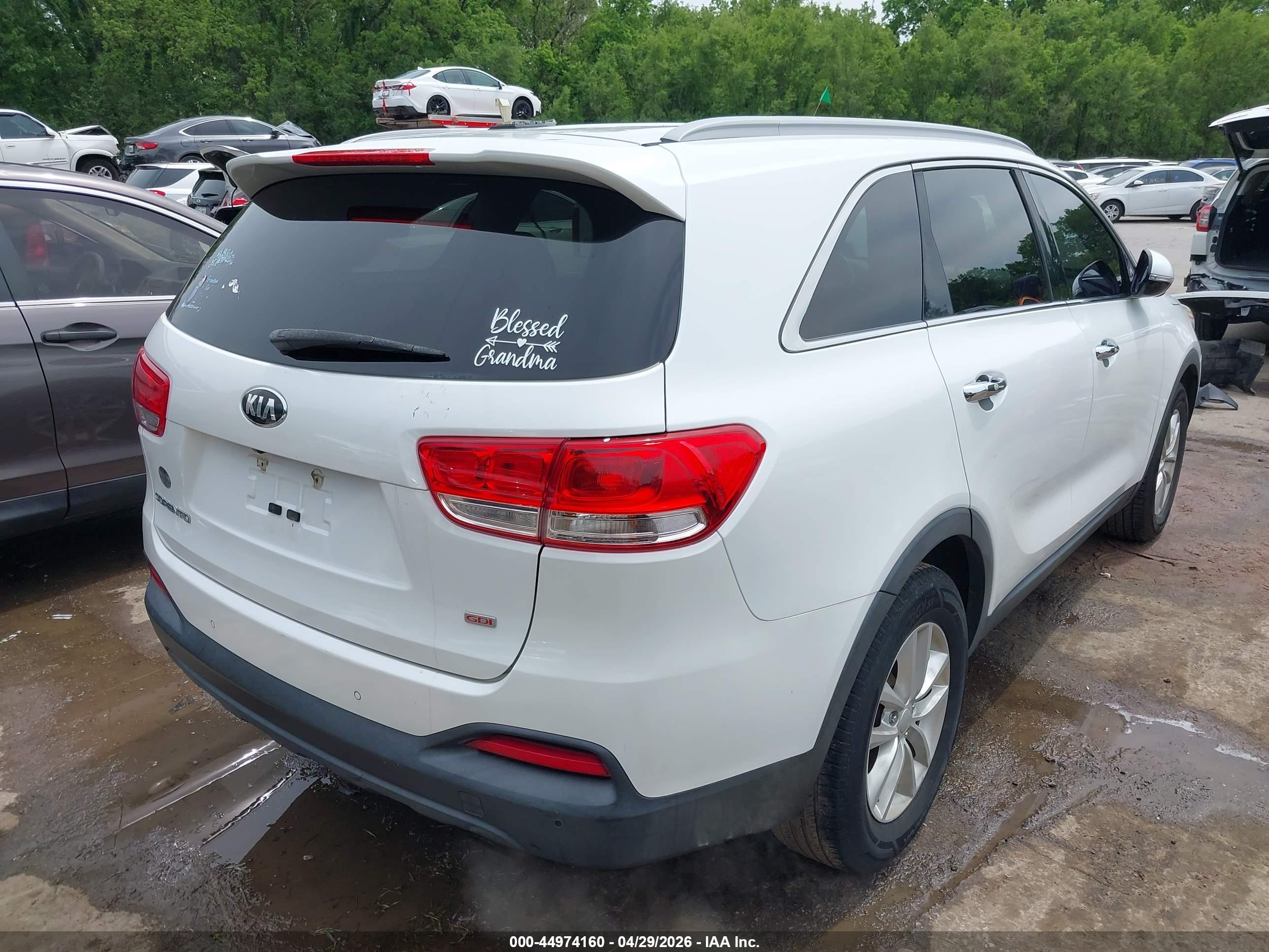 KIA SORENTO image 4