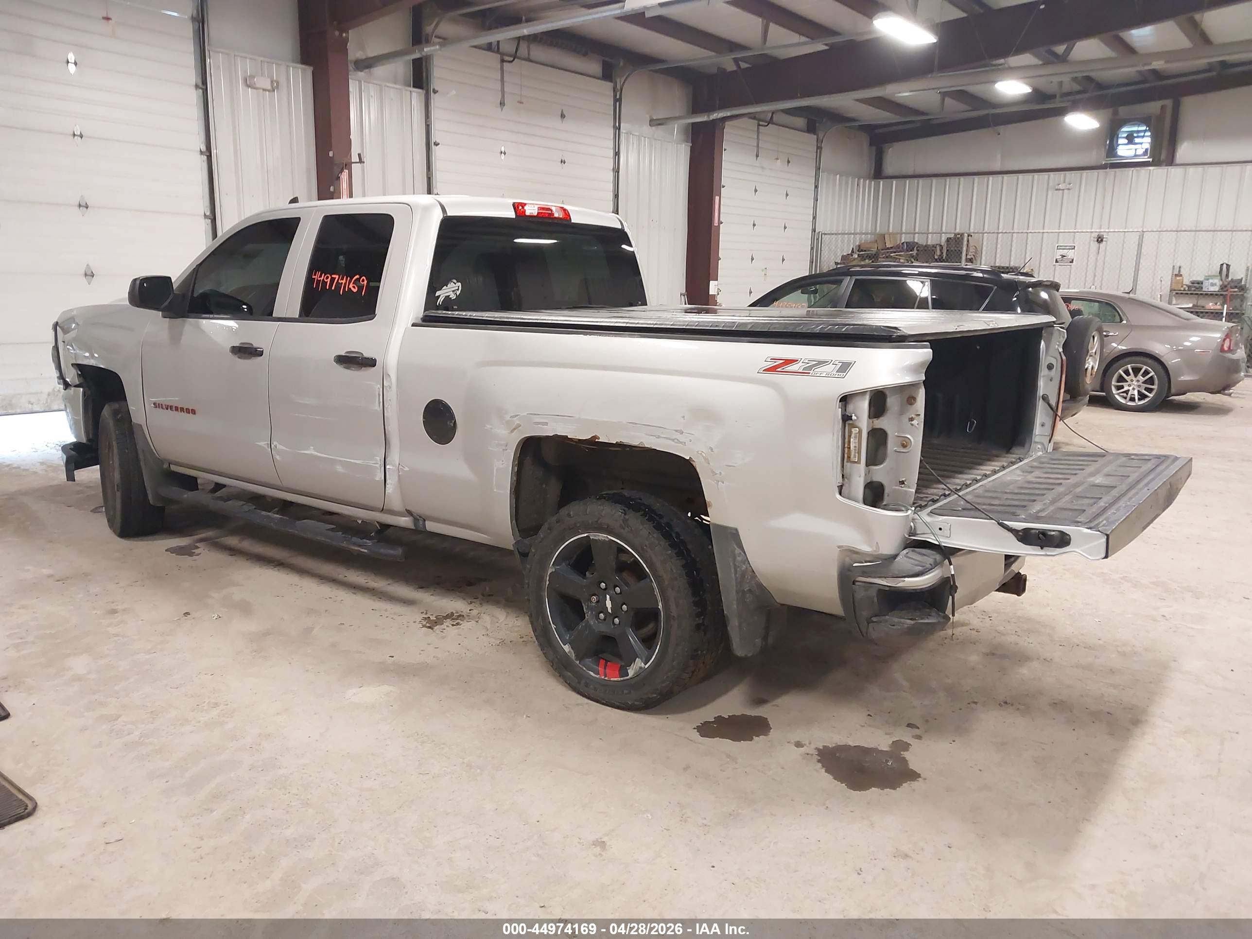 CHEVROLET SILVERADO image 3