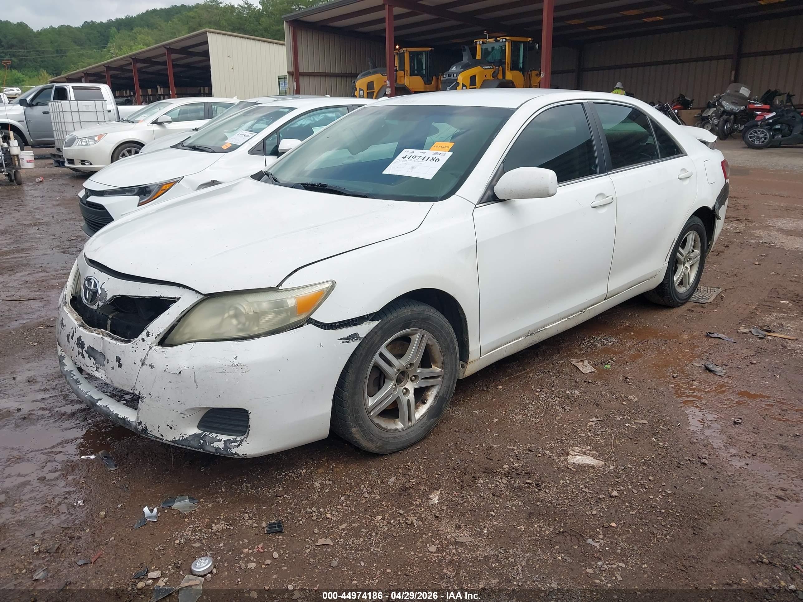 TOYOTA CAMRY image 2
