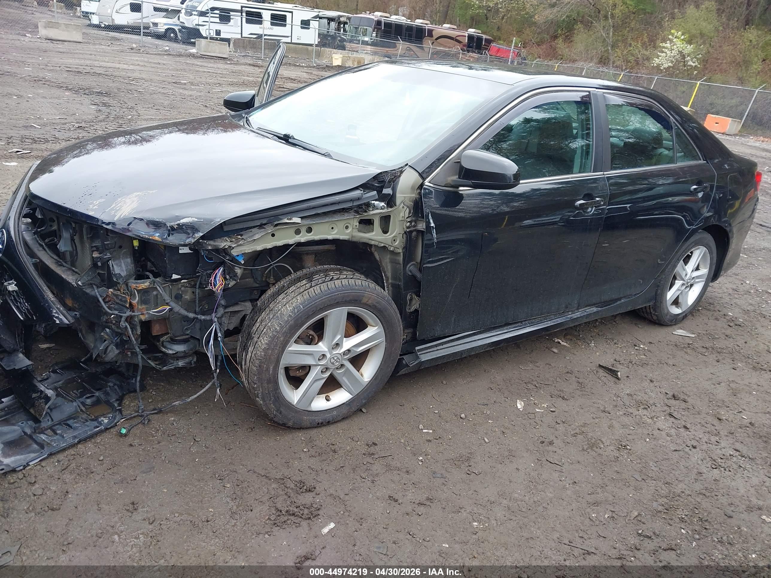 TOYOTA CAMRY image 2