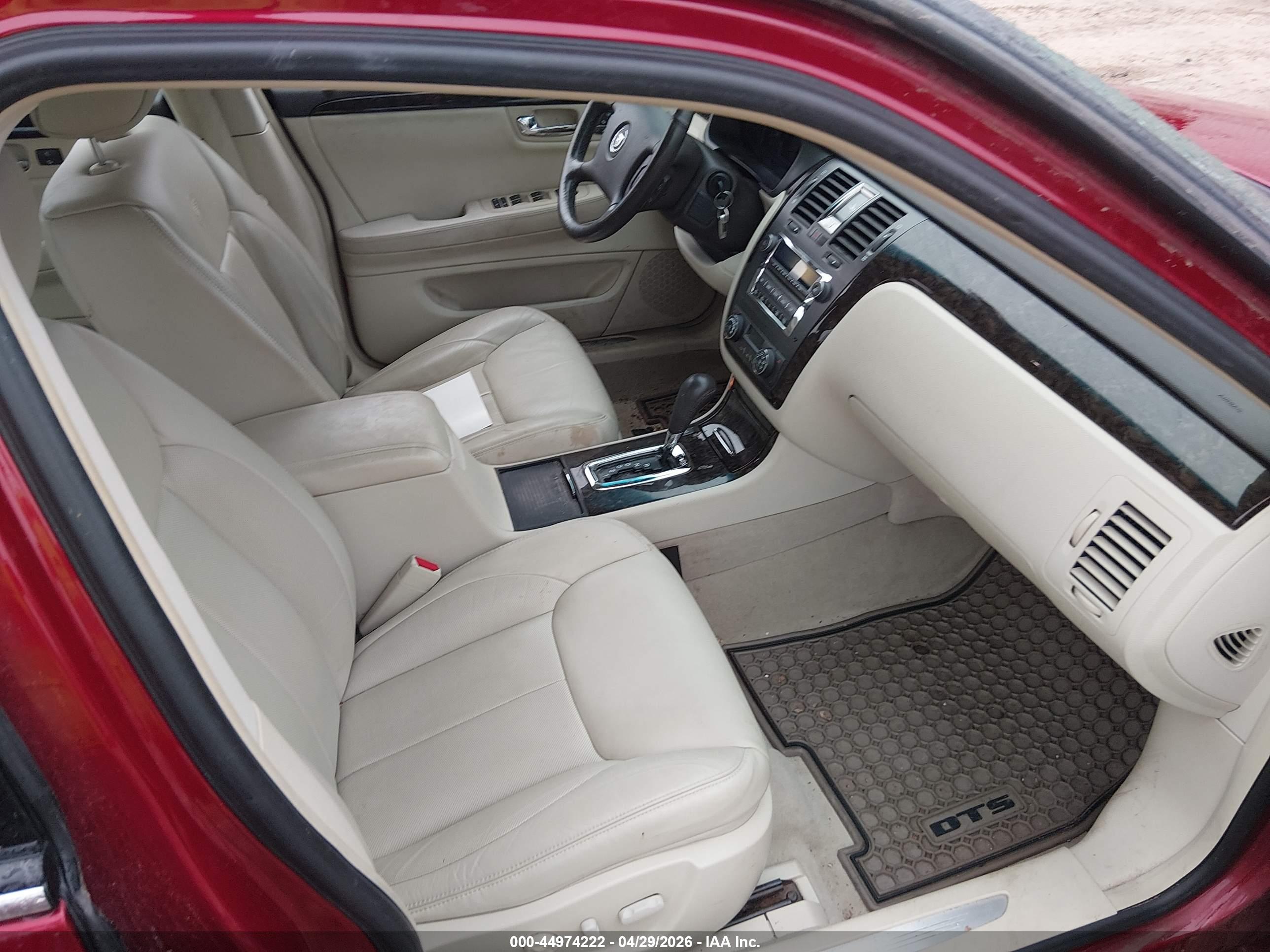 CADILLAC DTS image 5