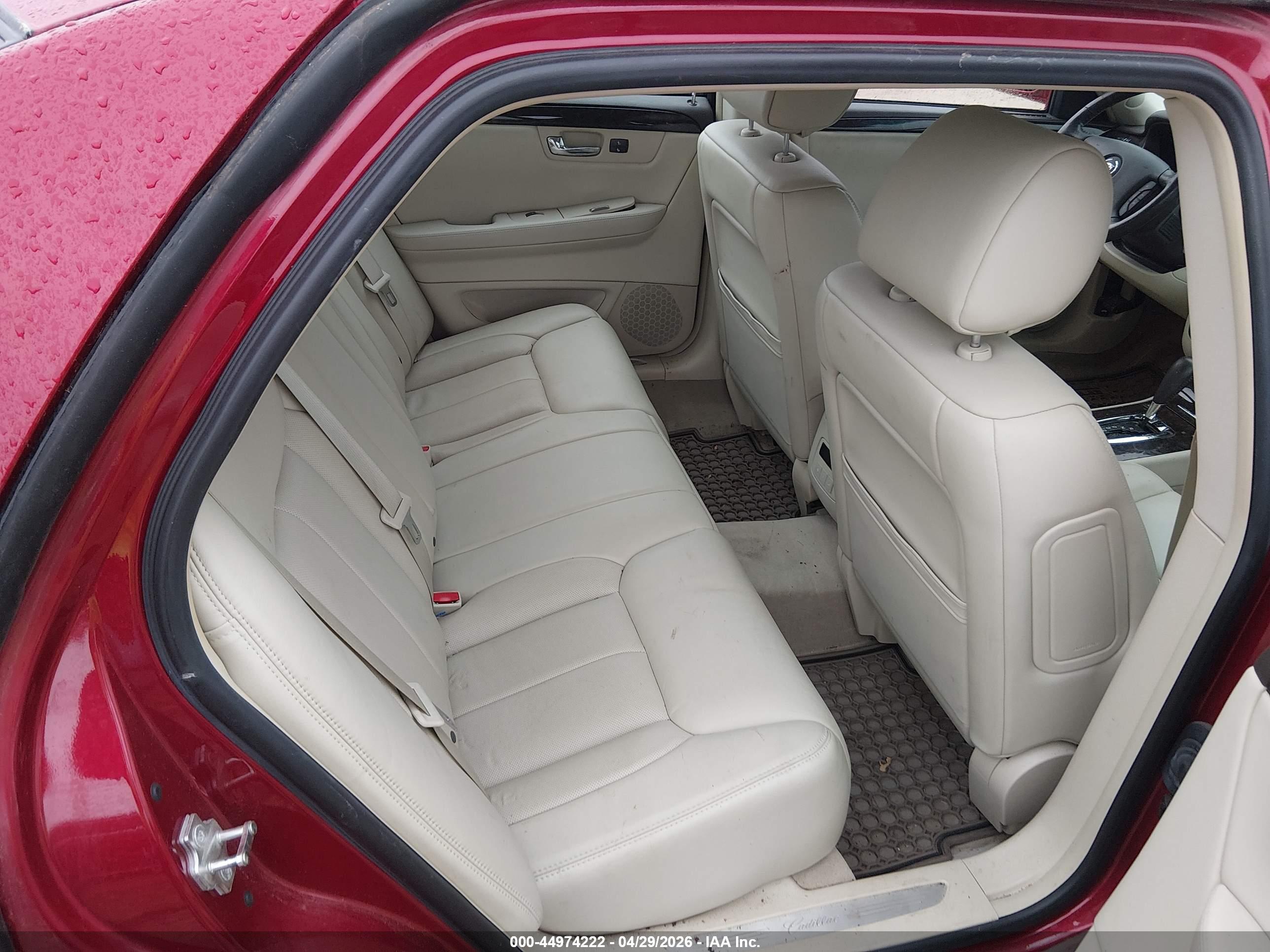 CADILLAC DTS image 8