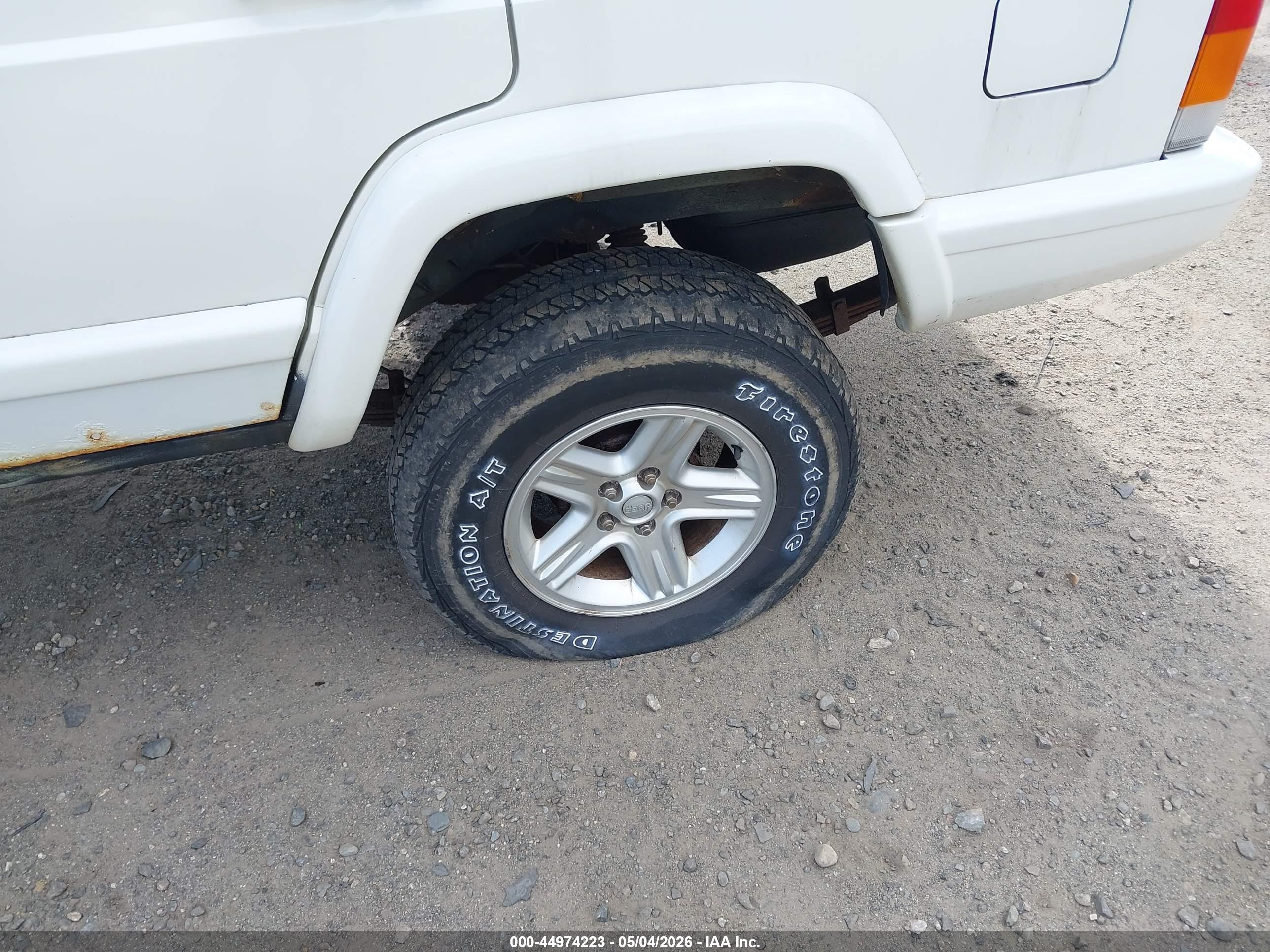 JEEP CHEROKEE image 6