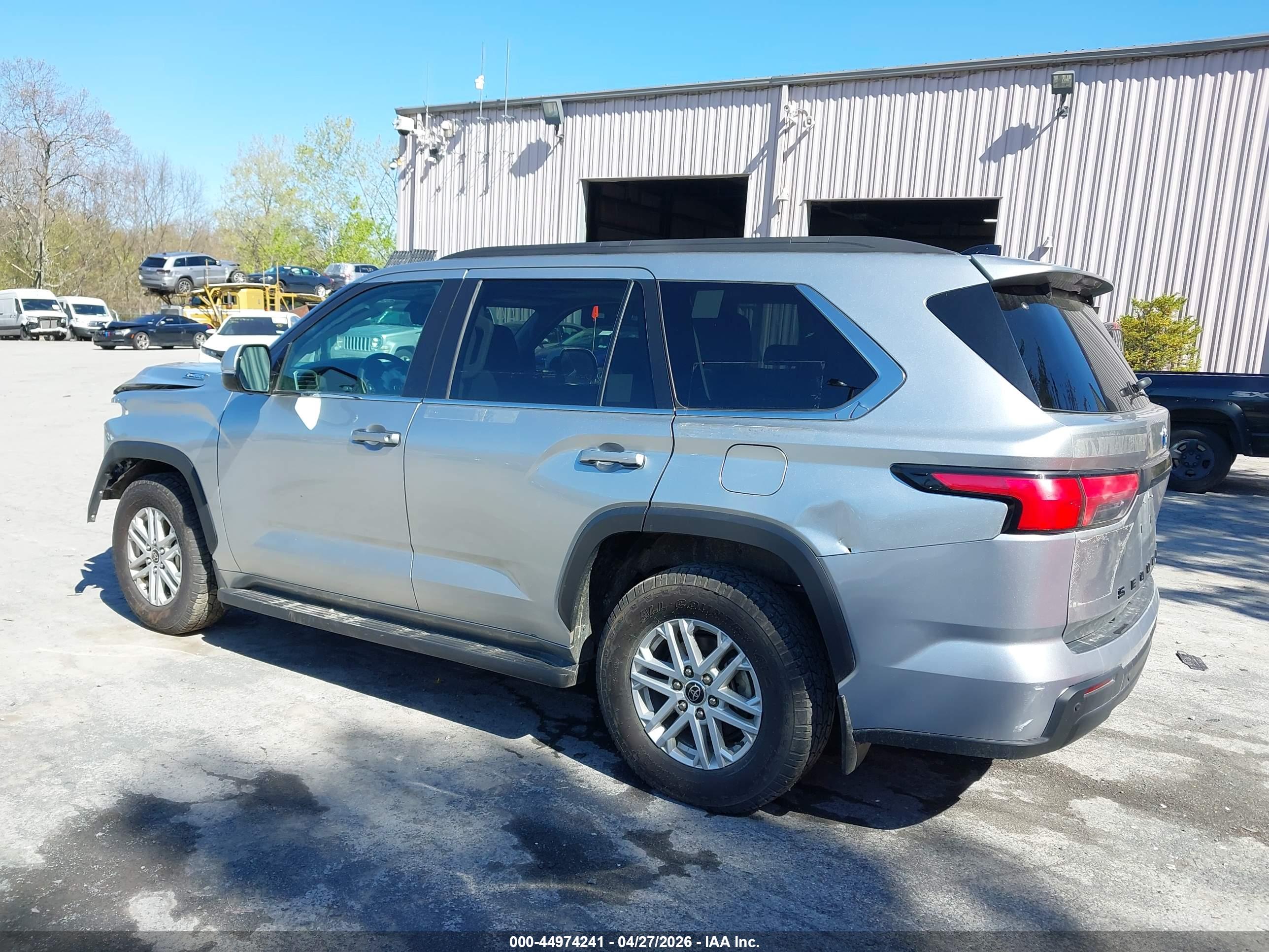 TOYOTA SEQUOIA image 3