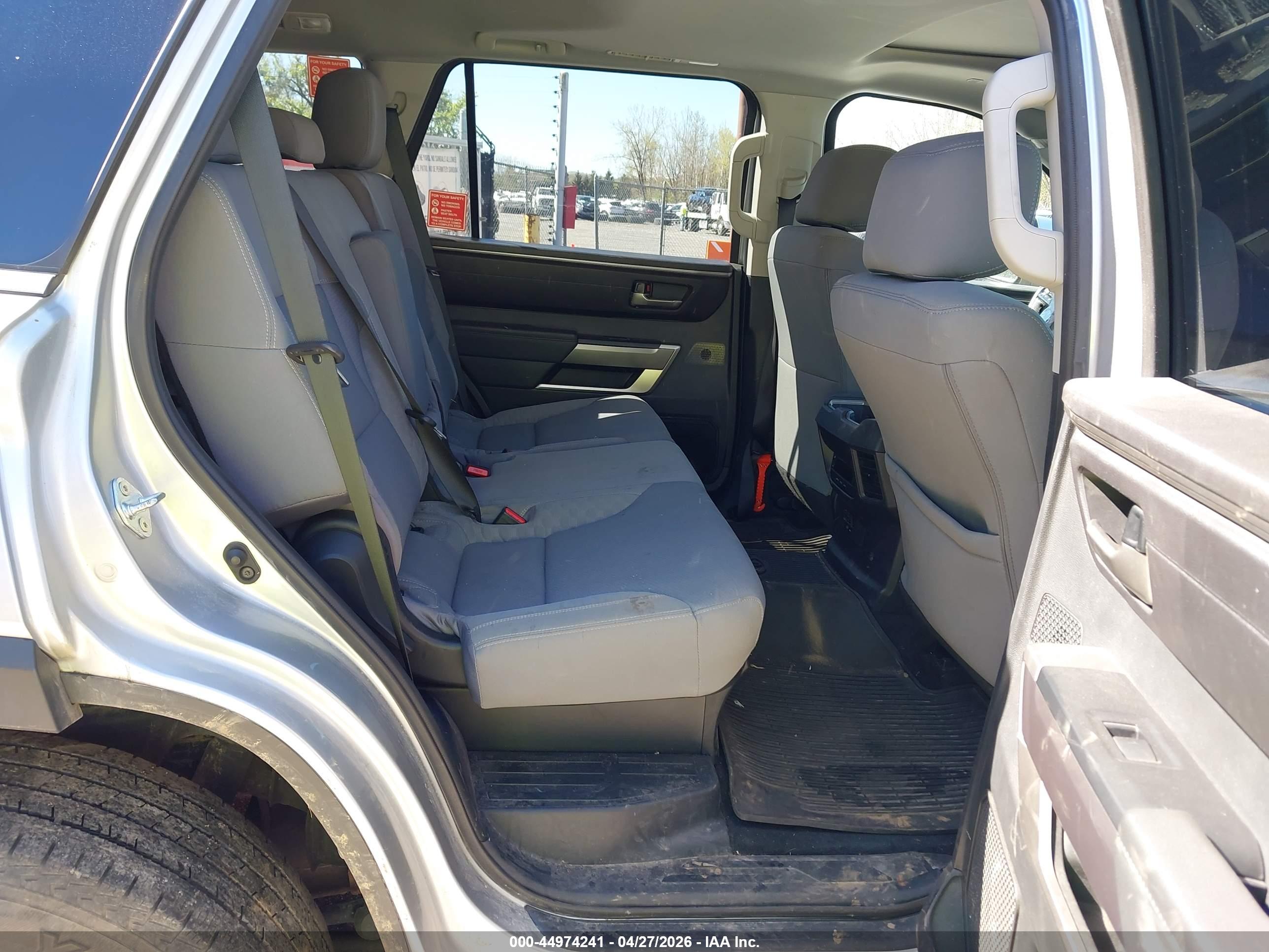 TOYOTA SEQUOIA image 8
