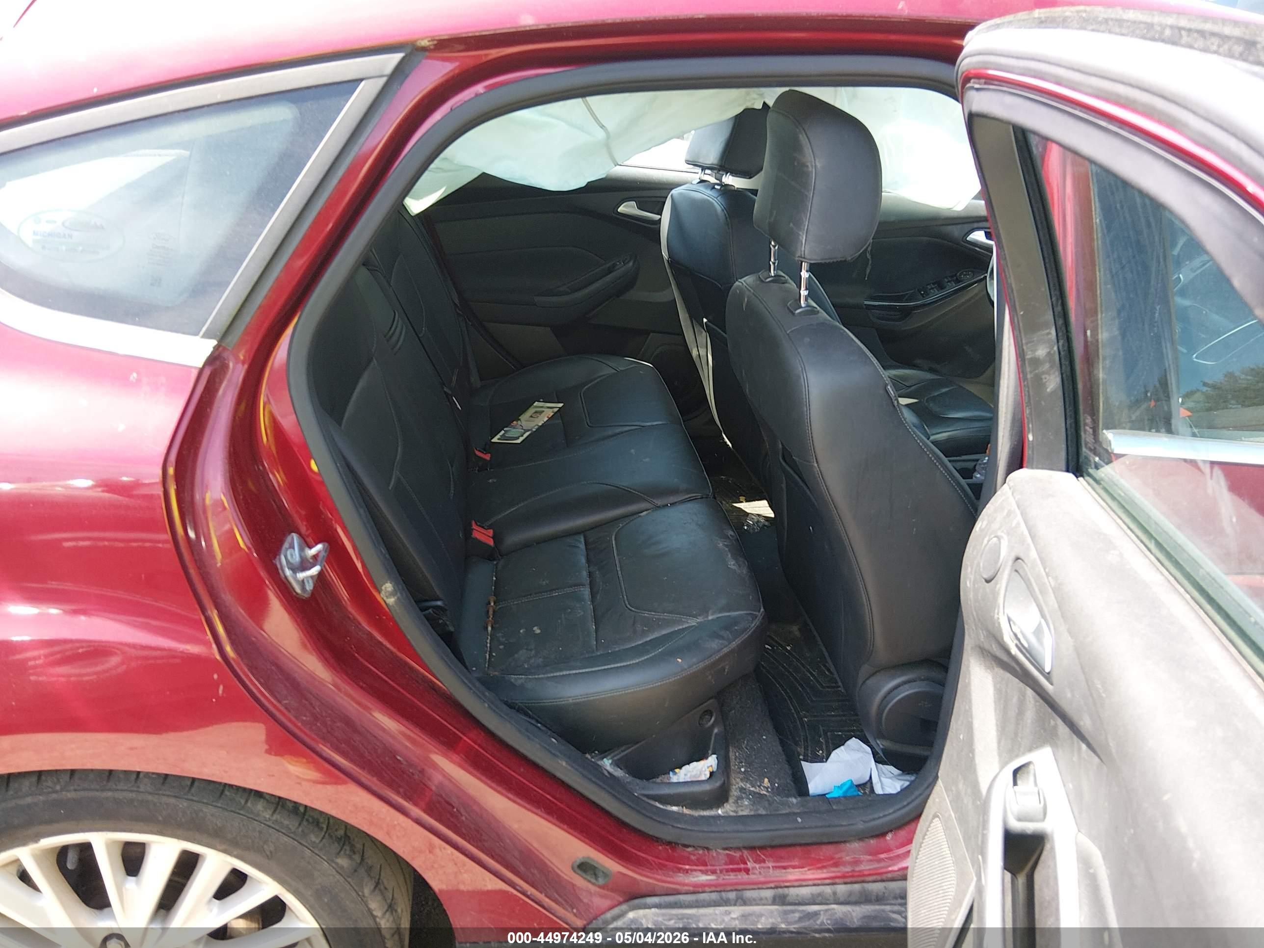FORD FOCUS image 8