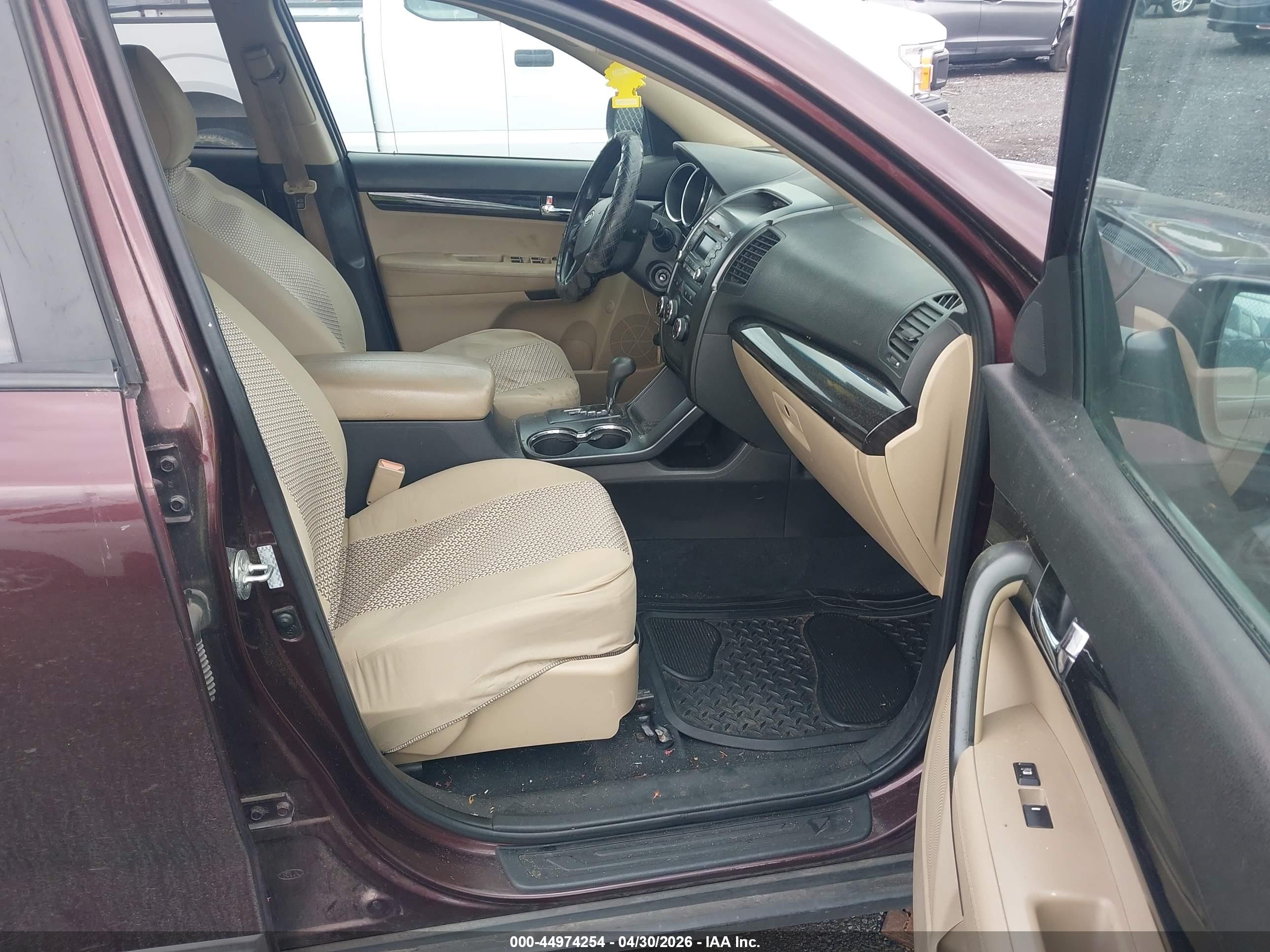 KIA SORENTO image 5