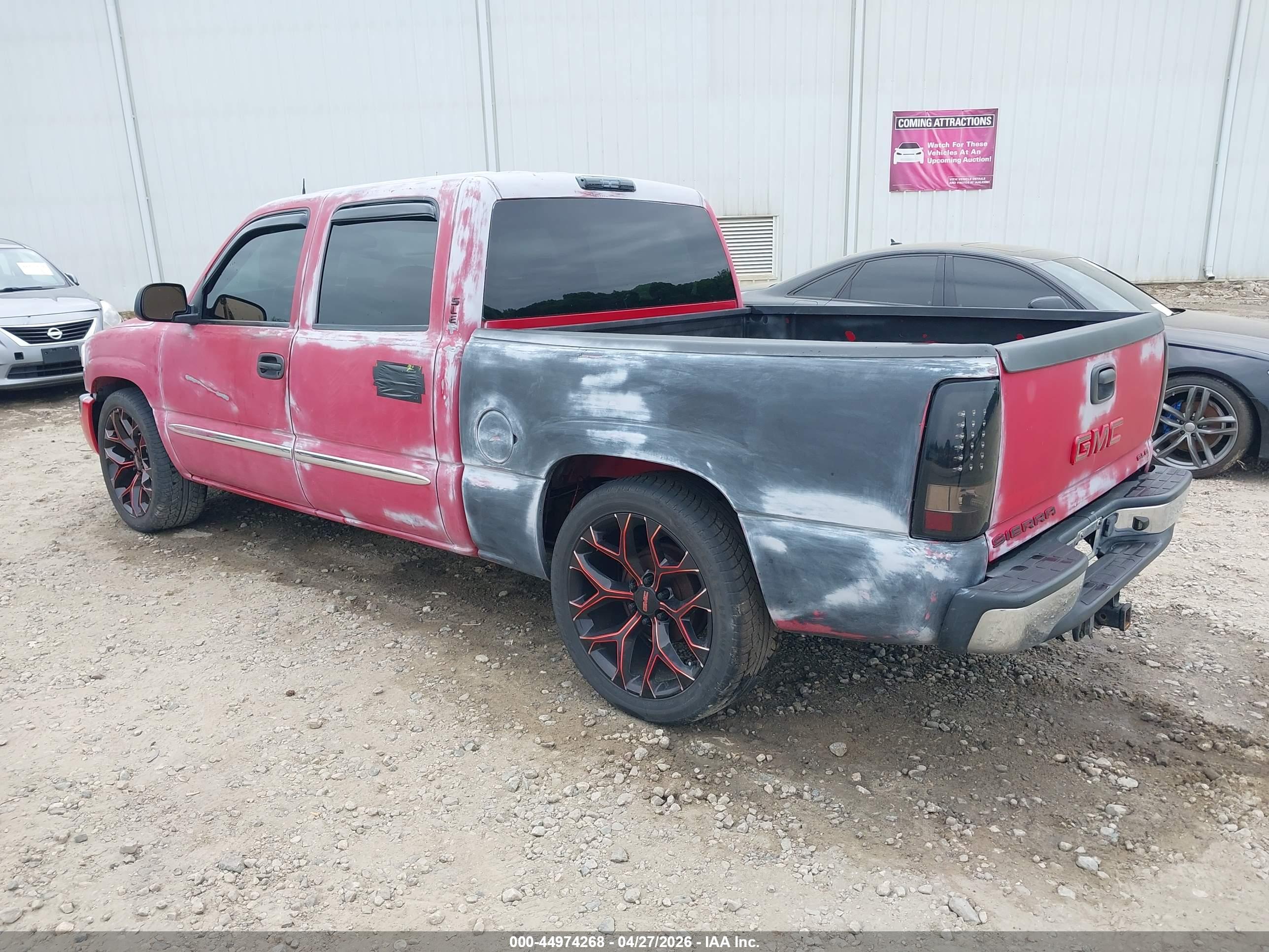 GMC SIERRA image 3