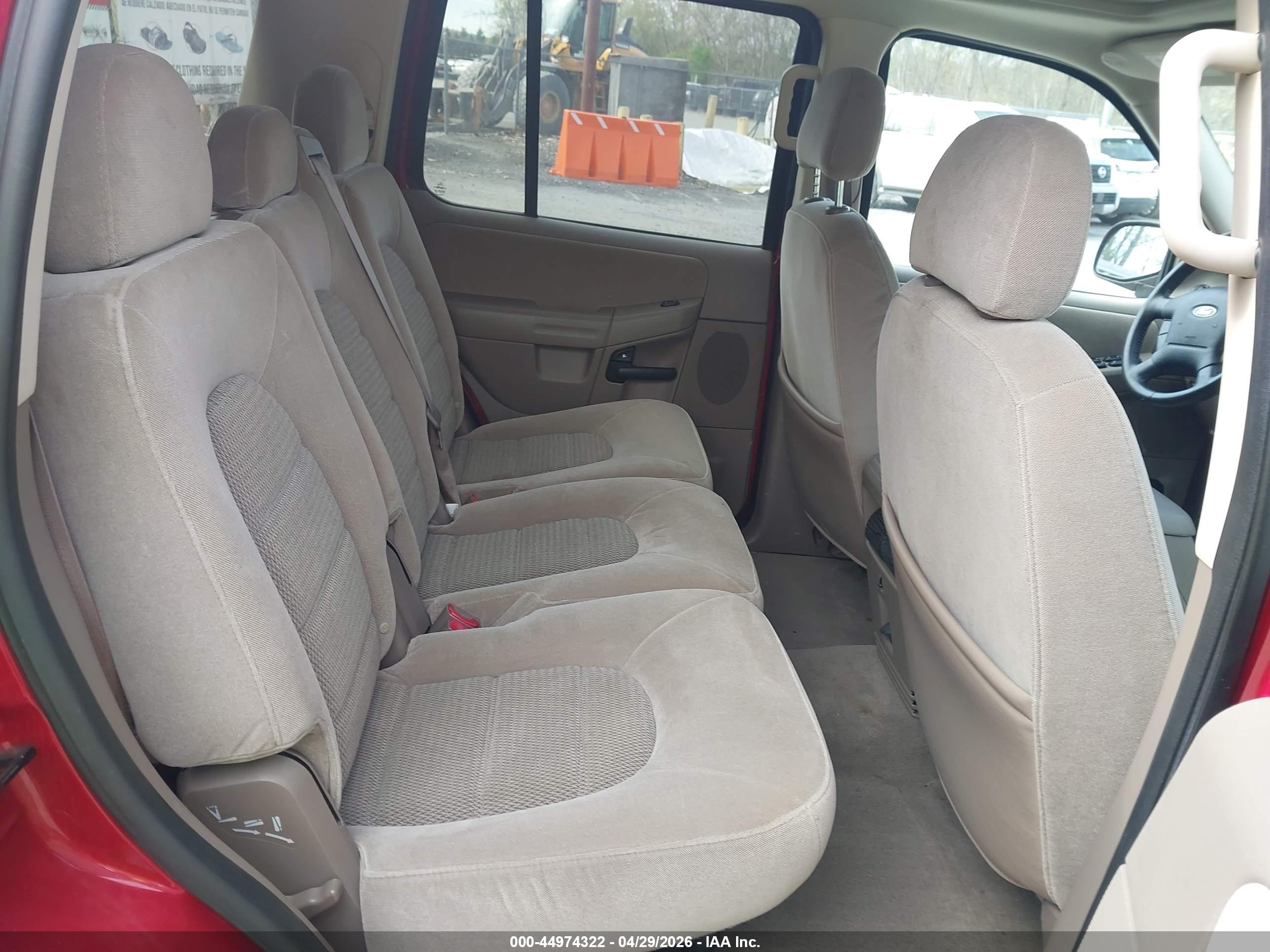 FORD EXPLORER image 8