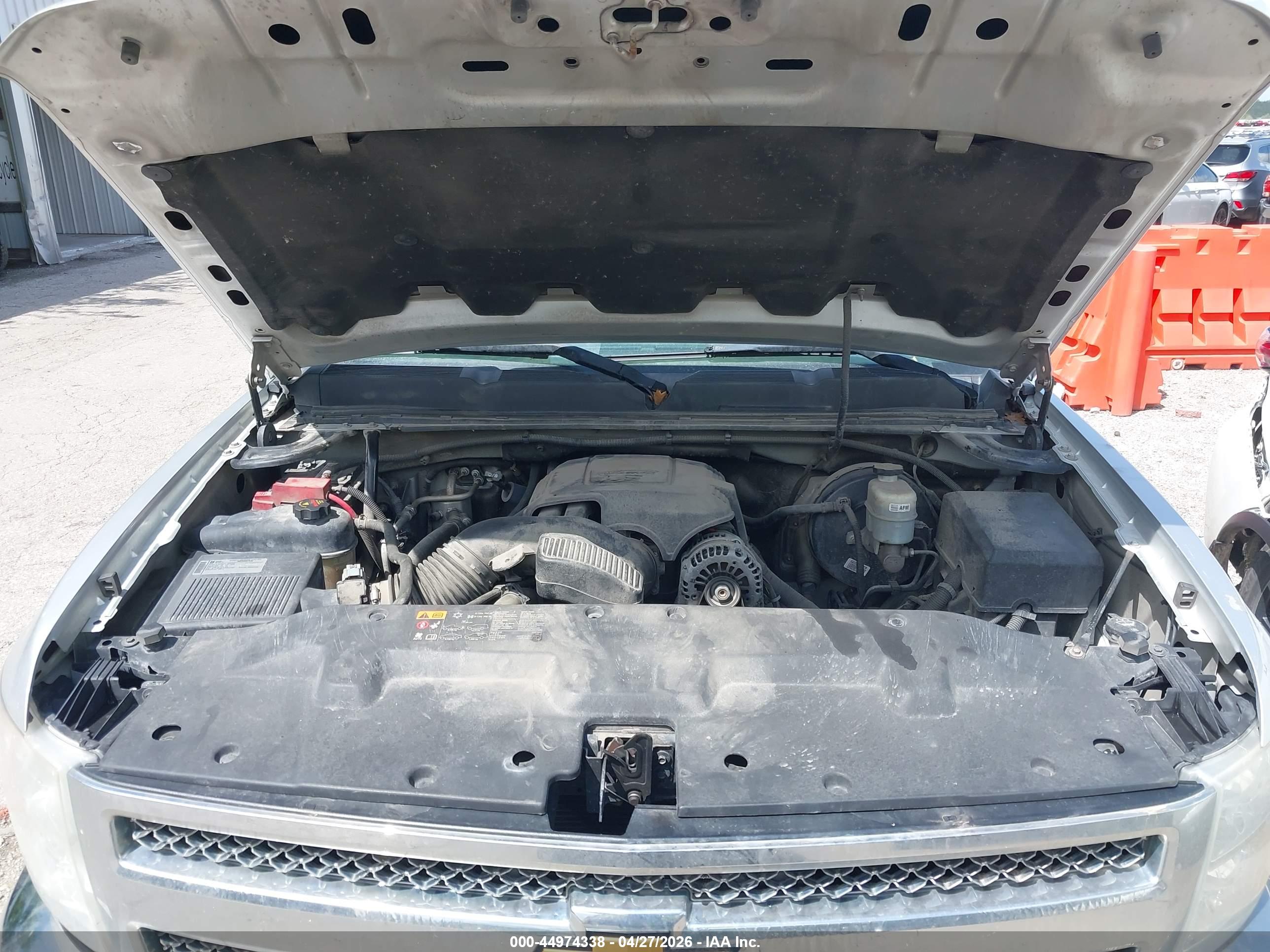 CHEVROLET SILVERADO image 10