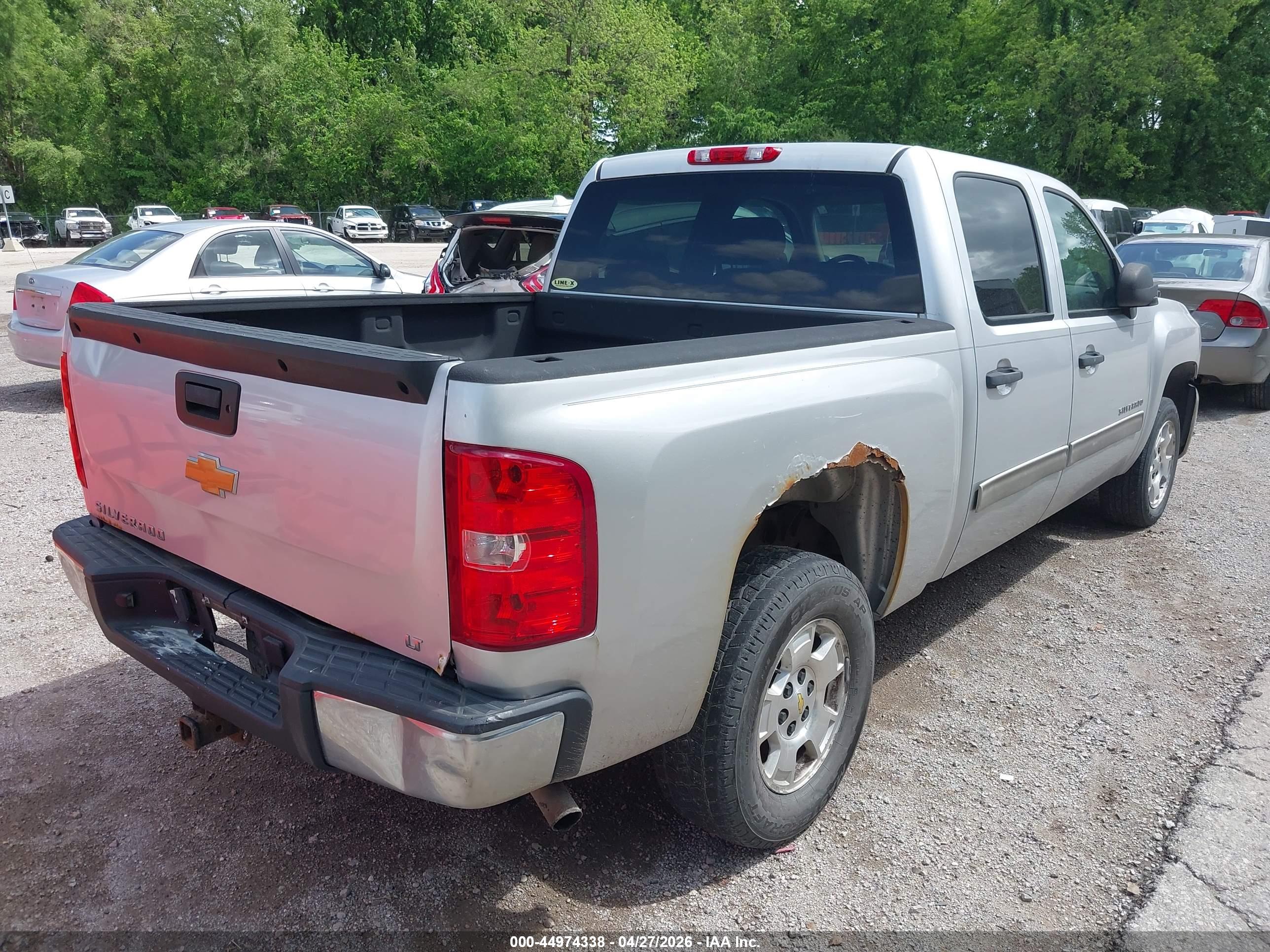 CHEVROLET SILVERADO image 4