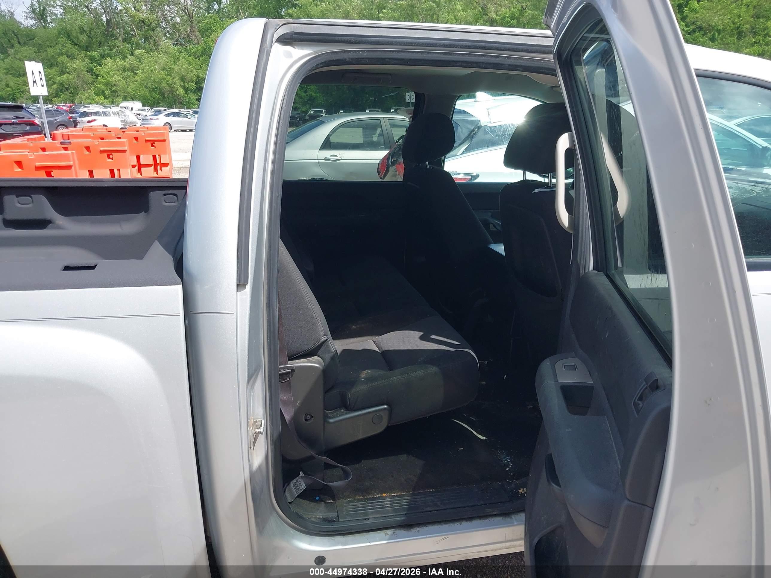 CHEVROLET SILVERADO image 8