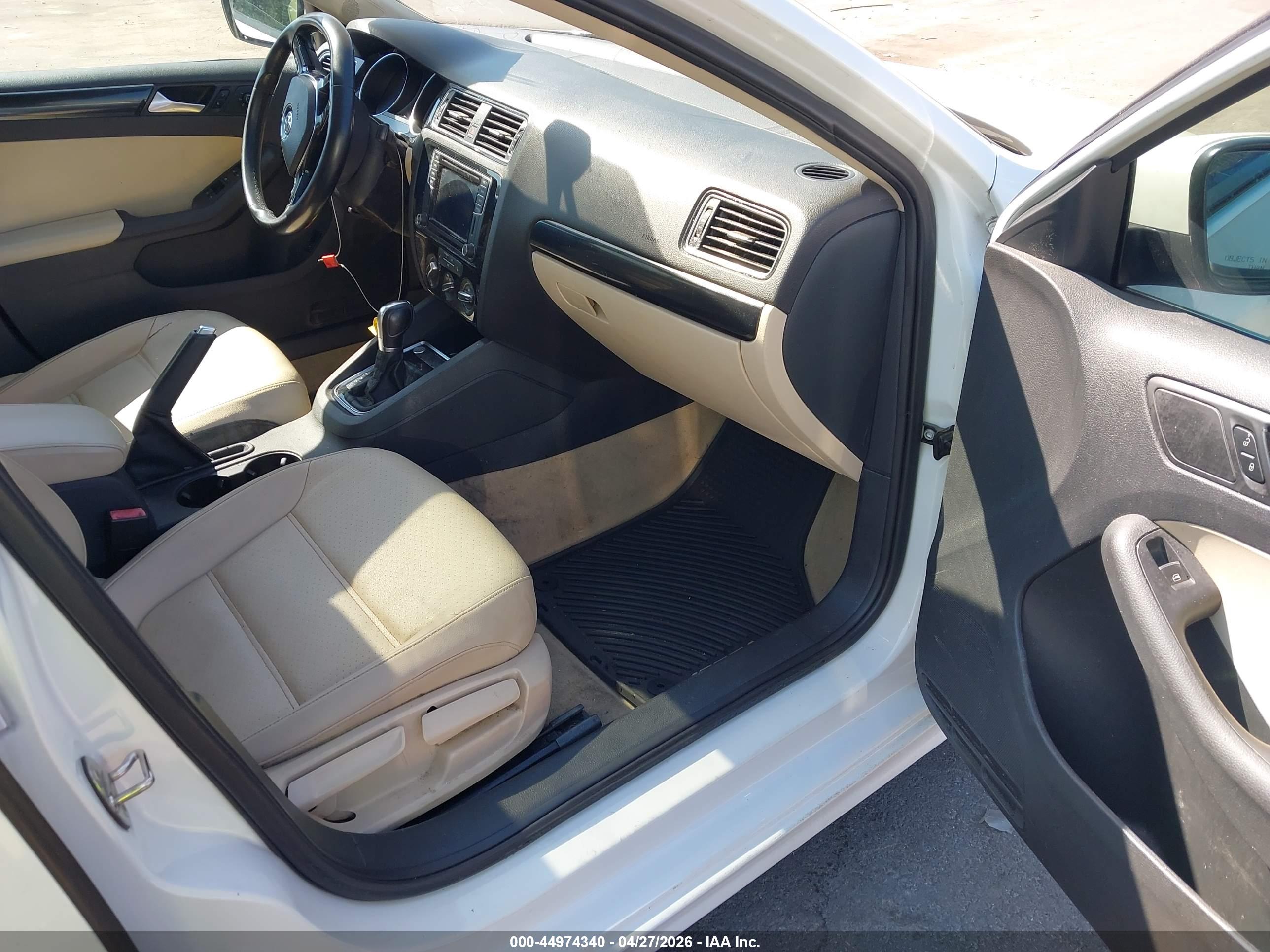 VOLKSWAGEN JETTA image 5