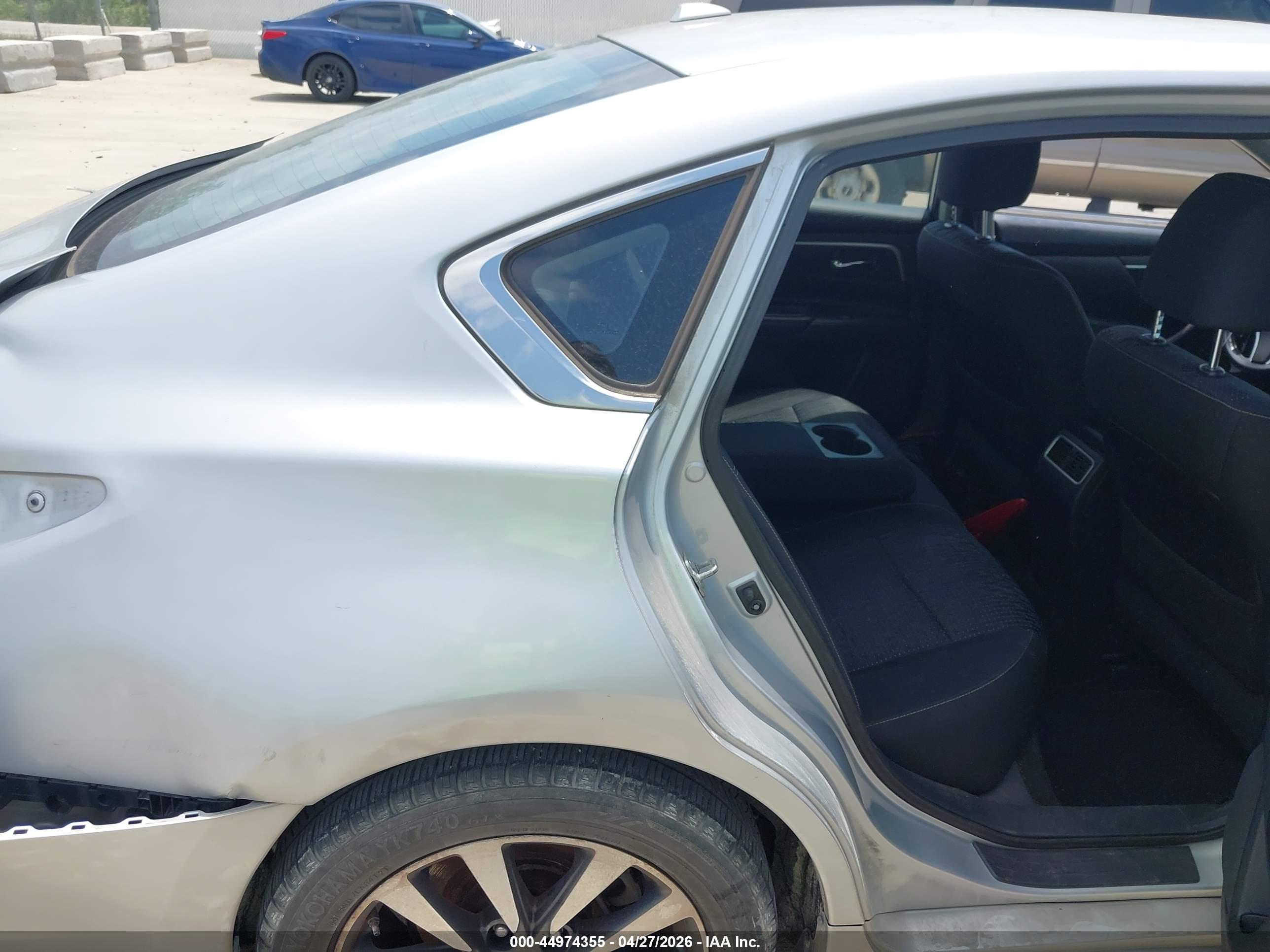 NISSAN ALTIMA image 8