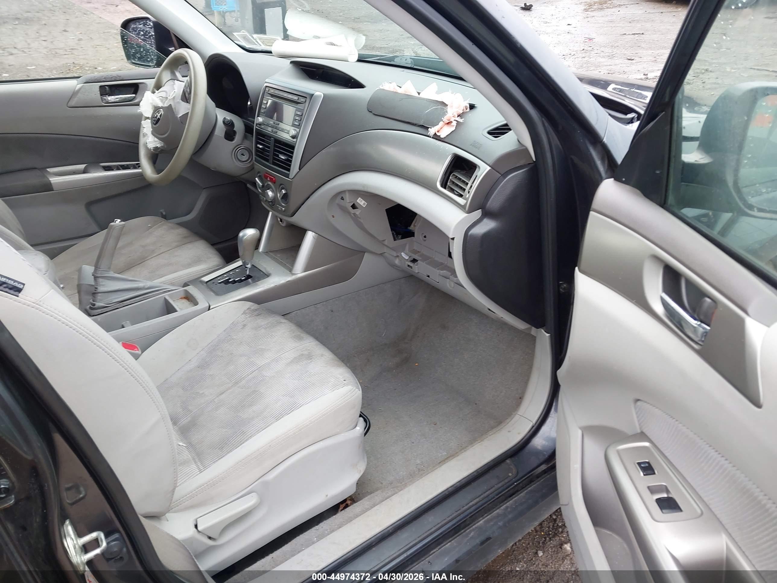 SUBARU FORESTER image 5