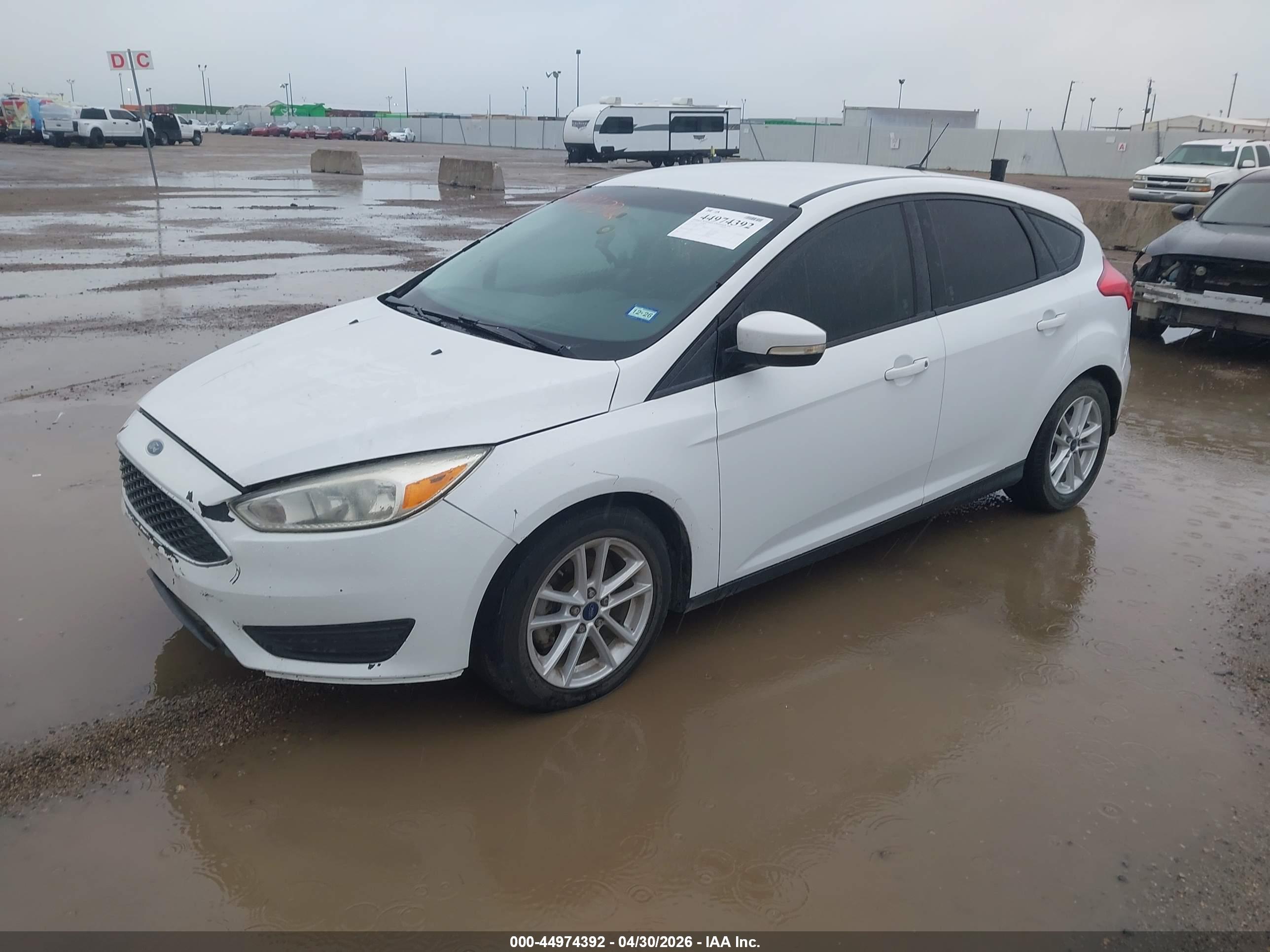FORD FOCUS image 2