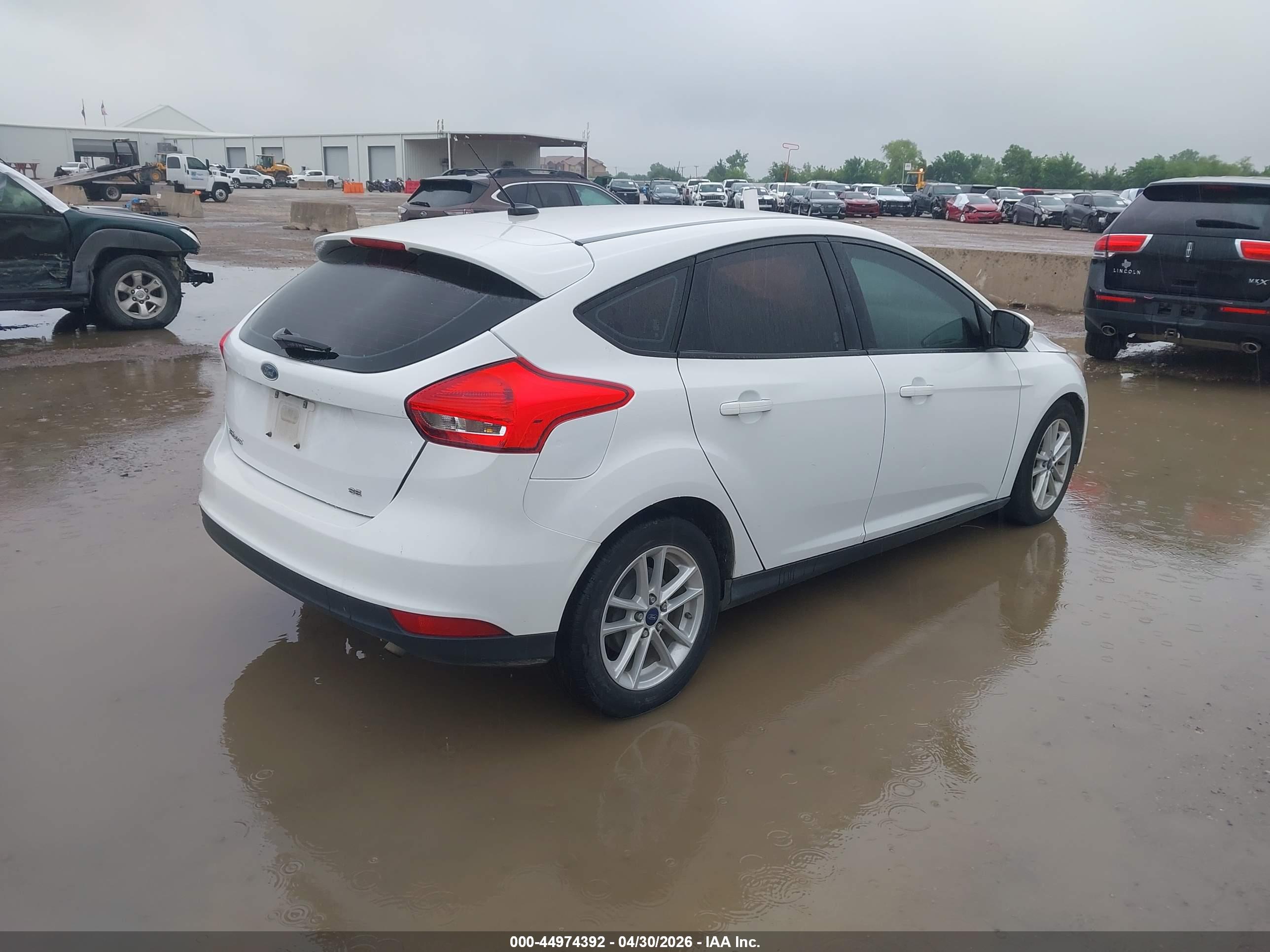 FORD FOCUS image 4