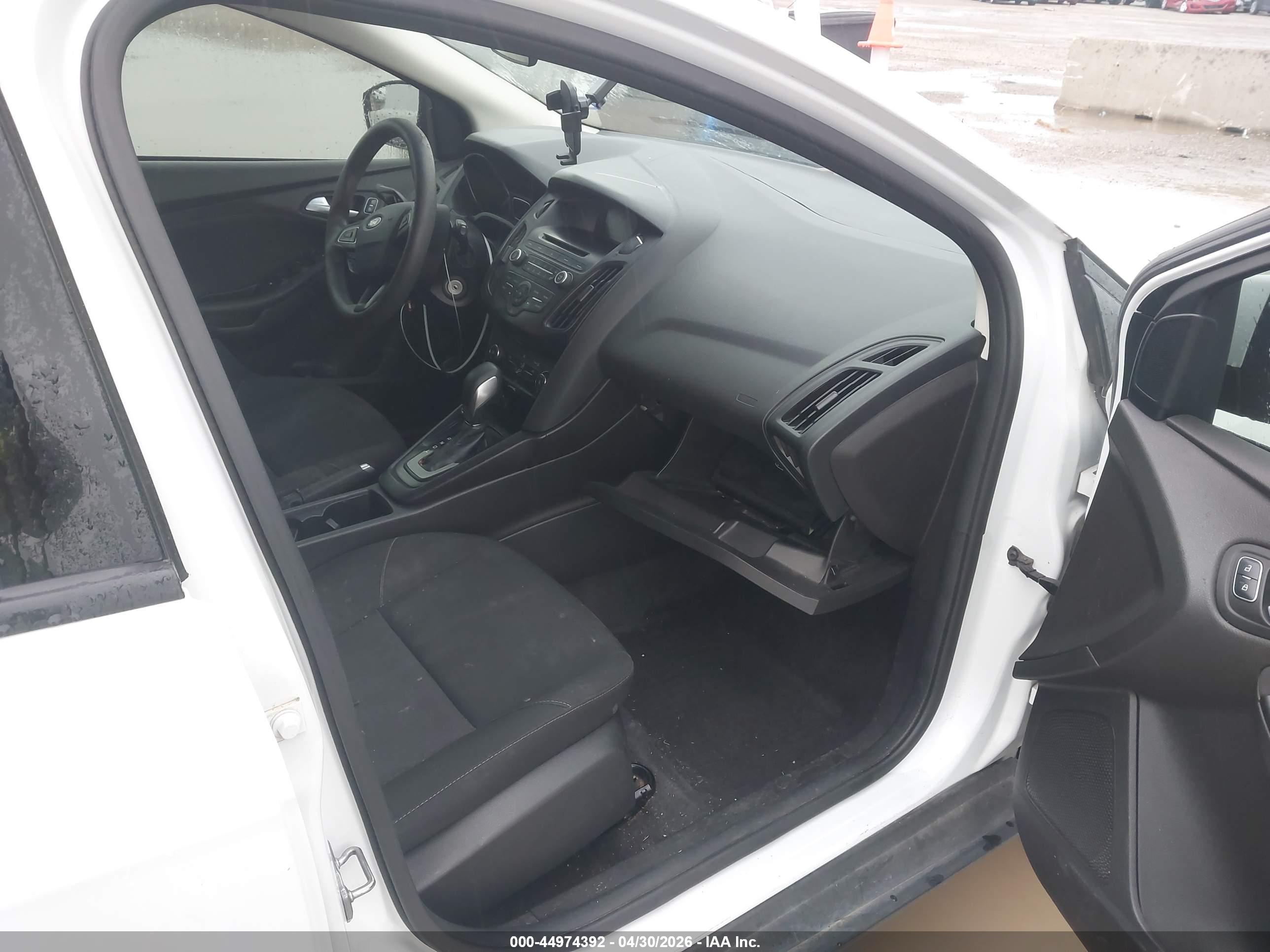 FORD FOCUS image 5