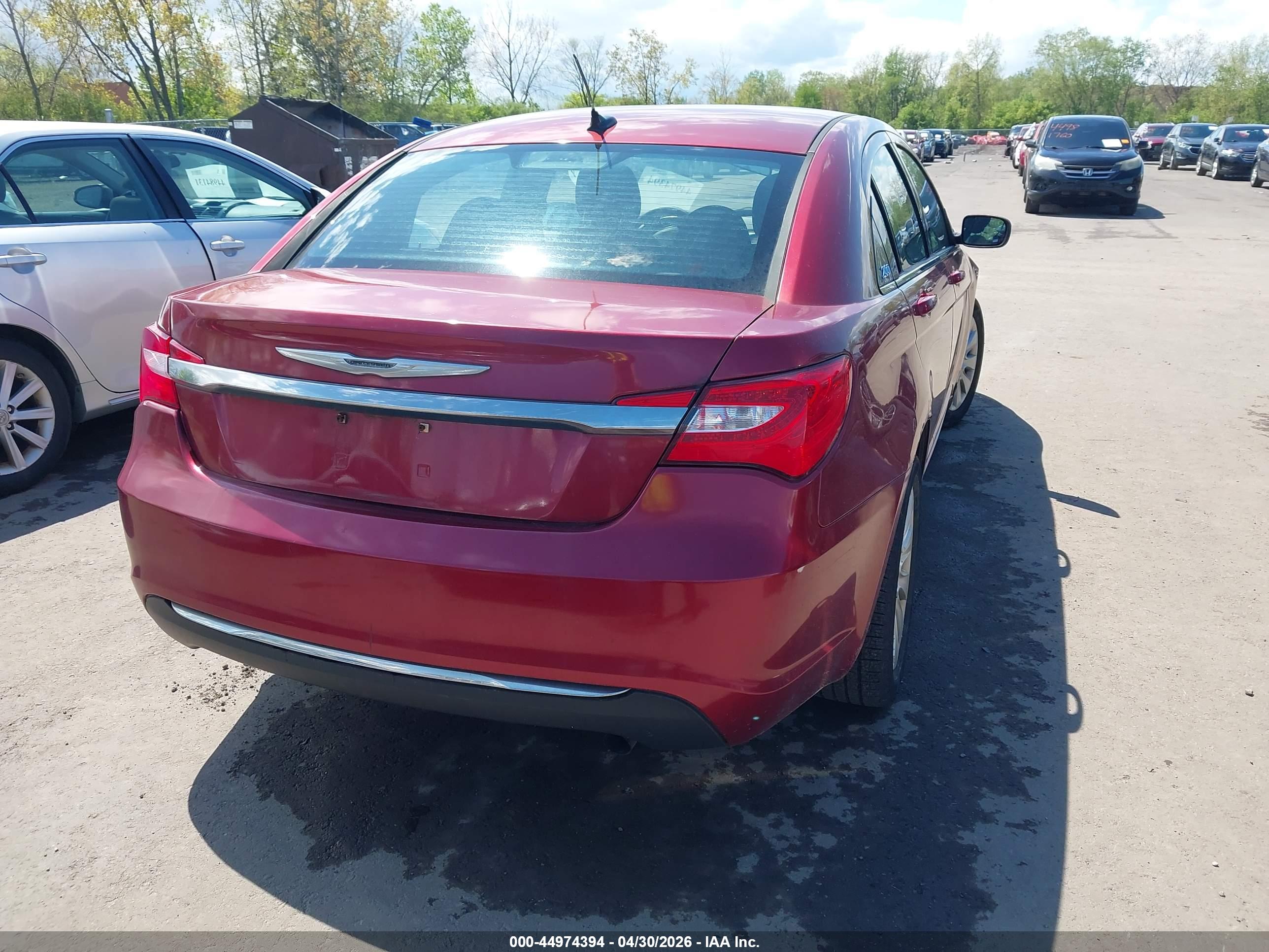 CHRYSLER 200 image 4