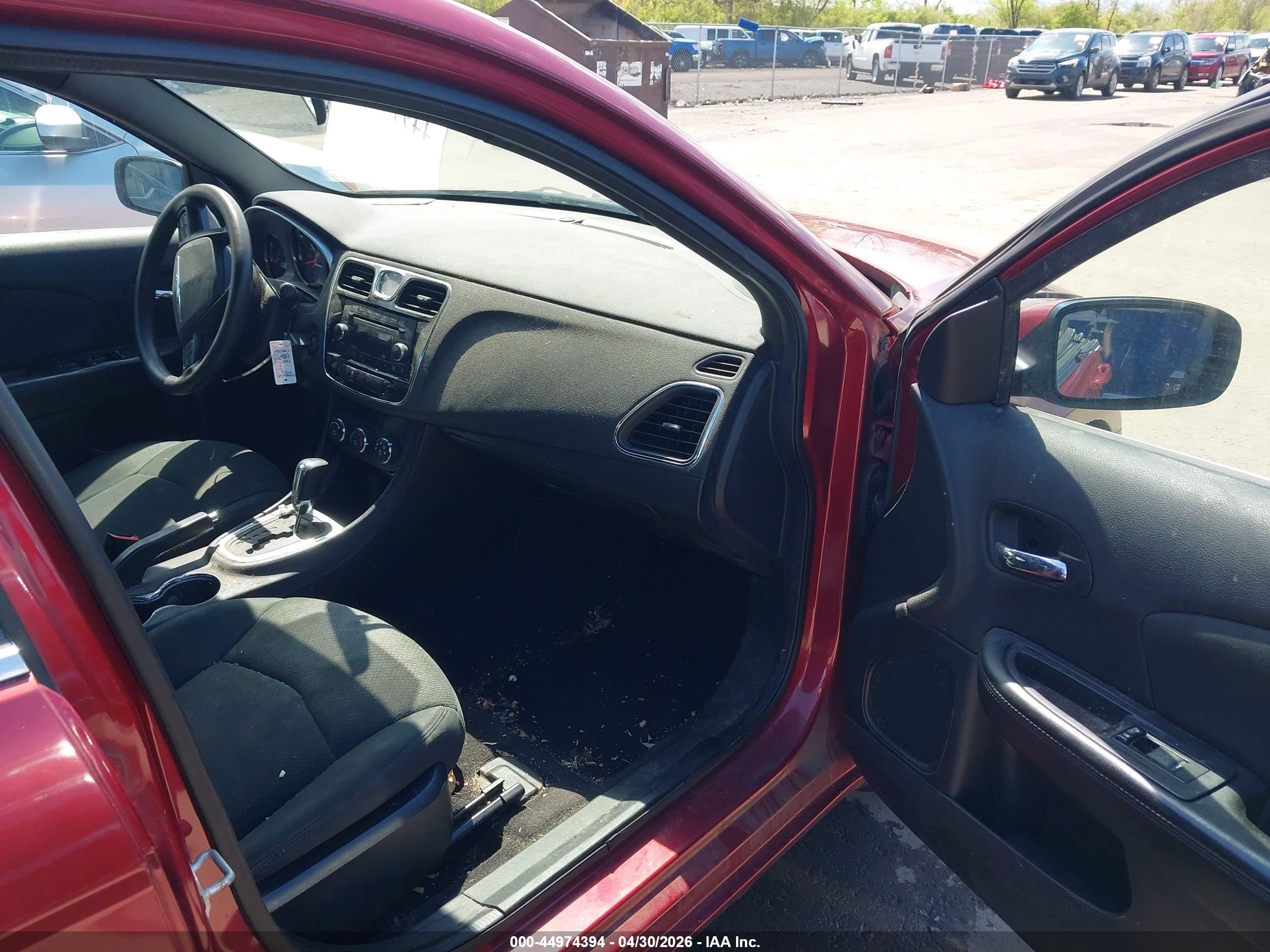 CHRYSLER 200 image 5
