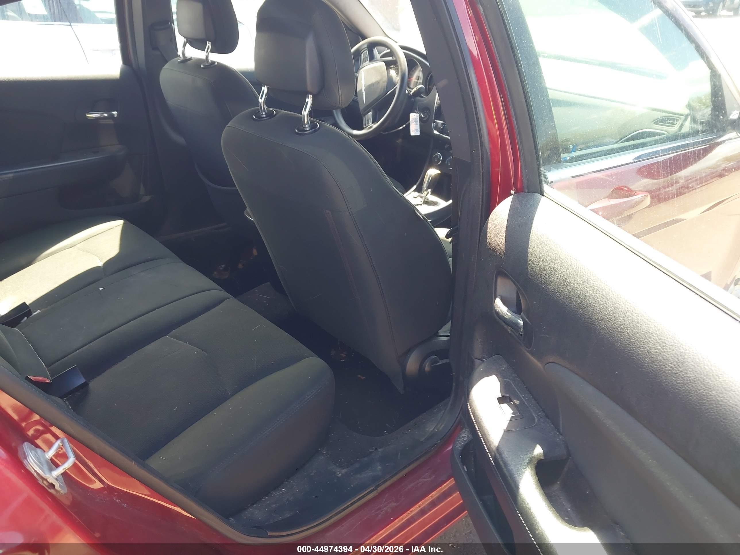 CHRYSLER 200 image 8