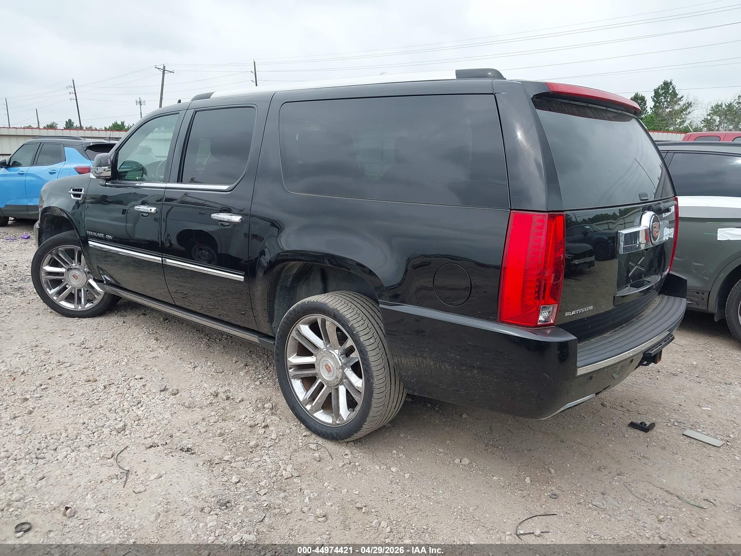 CADILLAC ESCALADE image 3