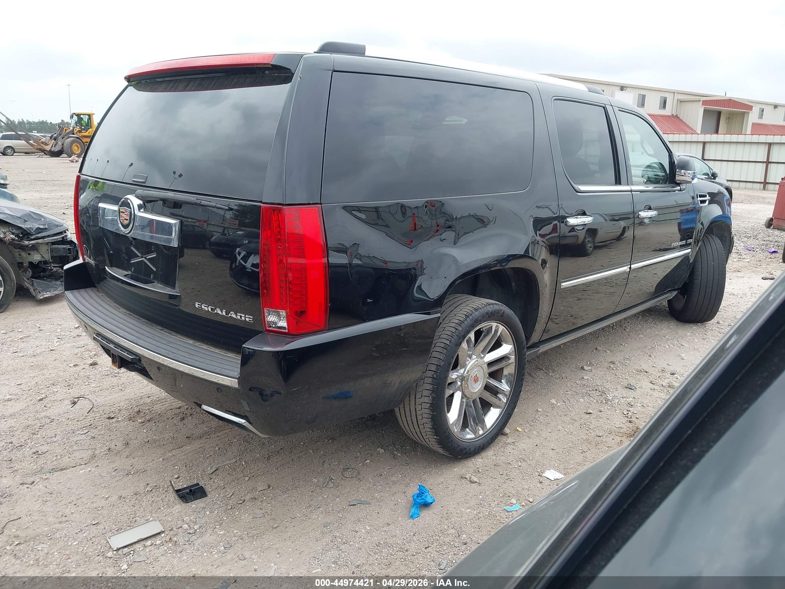 CADILLAC ESCALADE image 4