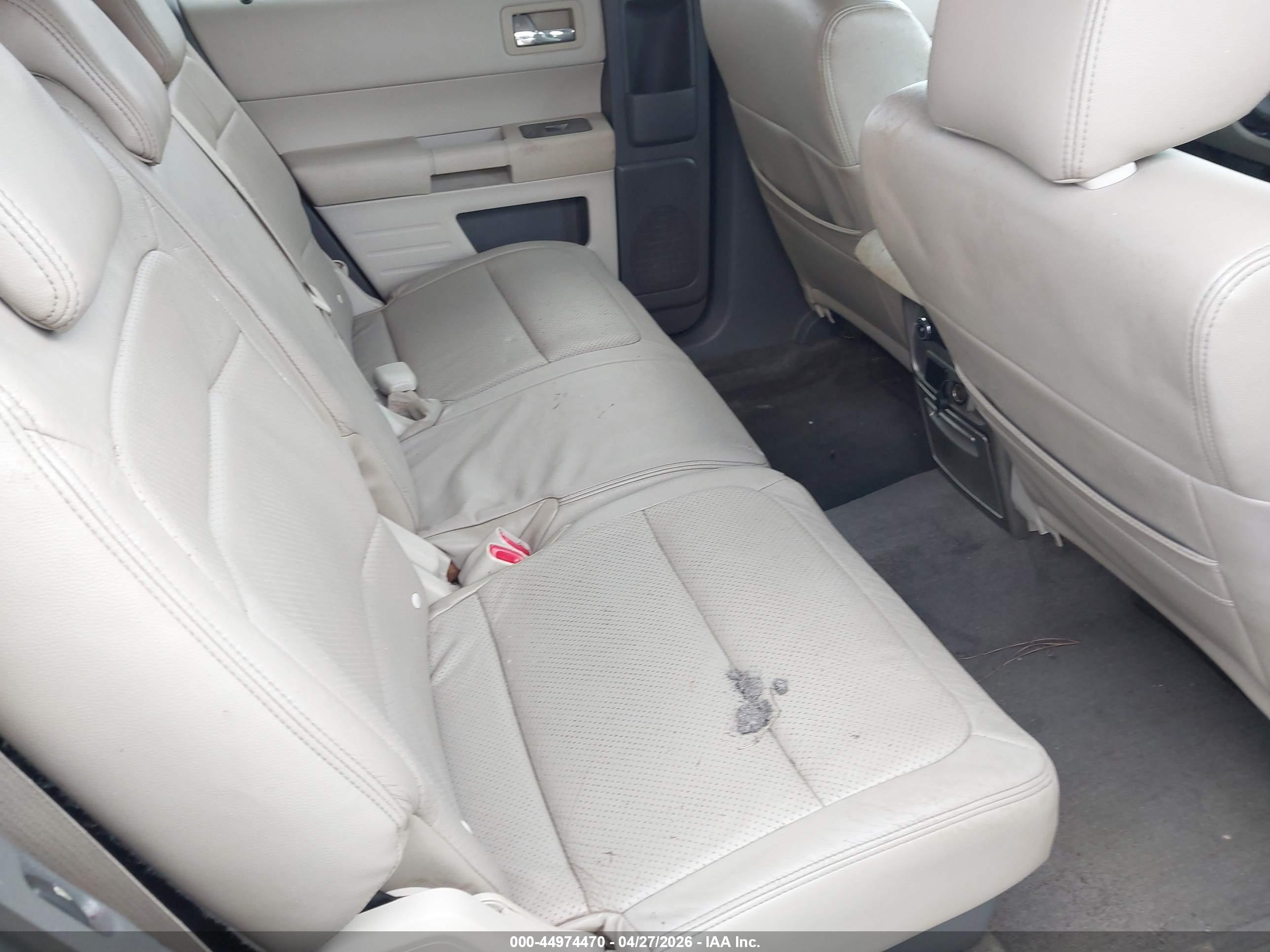 FORD FLEX image 8